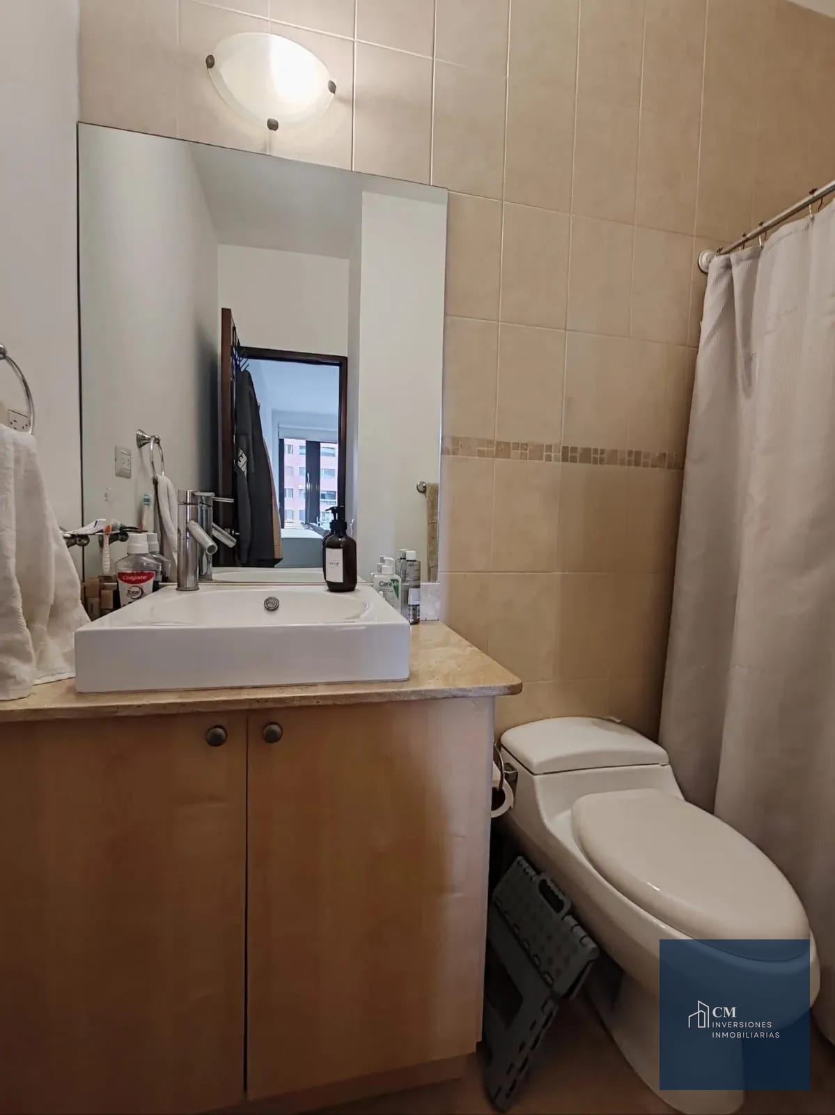 Baño — Apartamento en Renta, Quinta Avenida Zona 14 — Apartamento en Alquiler en Quinta Avenida, Zona 14, Guatemala, Ciudad — foto 8 de 12