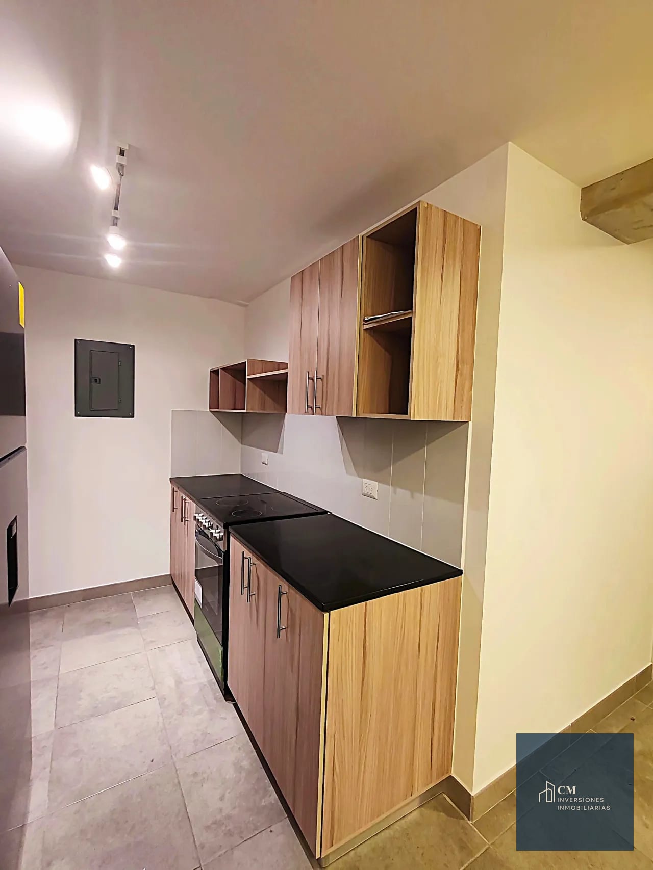 Cocina — Apartamento en Zona 10: ¡Inversión inteligente en Ciudad Vieja! — Apartamento en Venta en Ciudad Vieja, Zona 10, Guatemala, Ciudad — foto 2 de 12