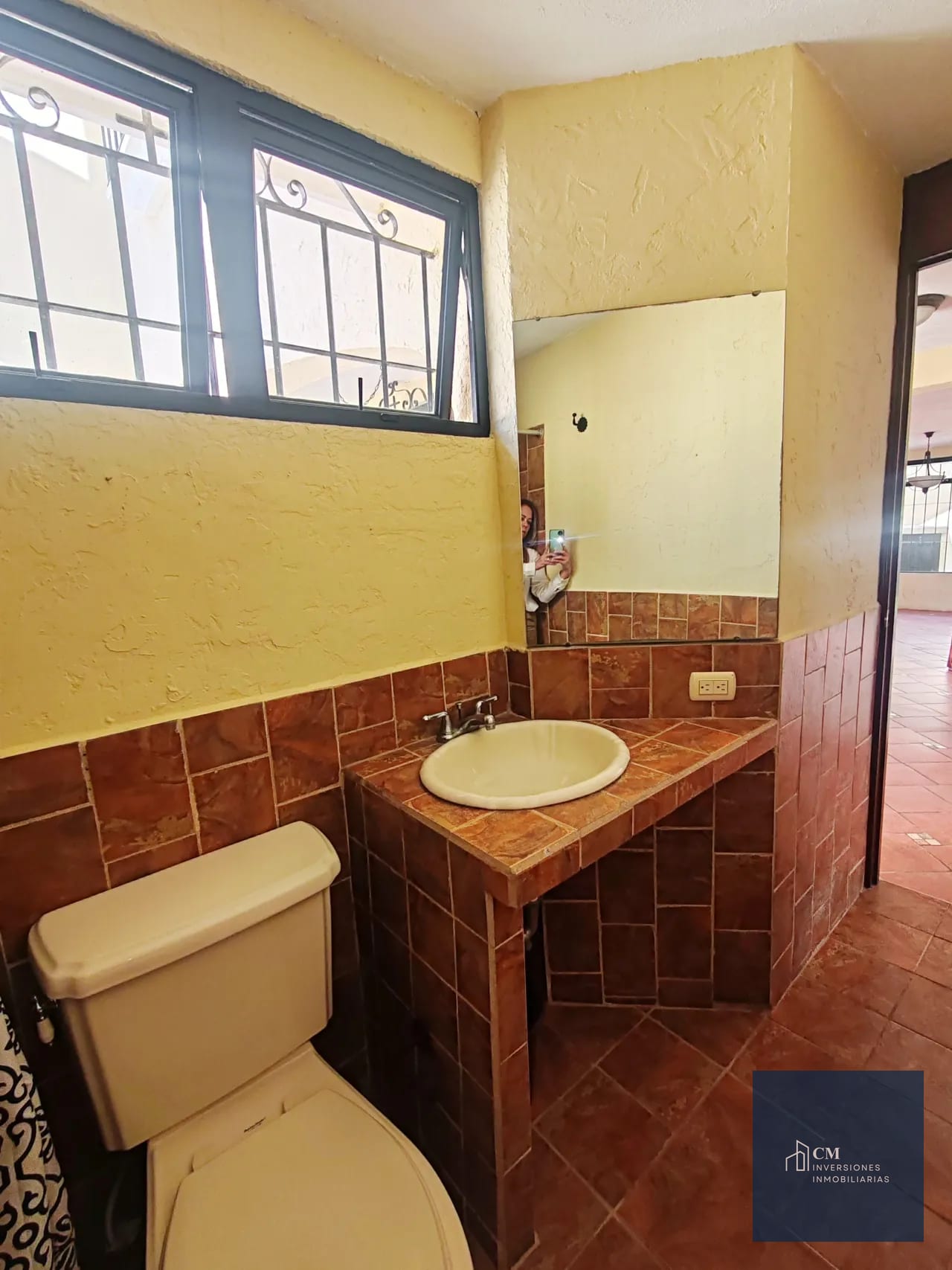 Baño — Casa en renta en Buganvilias de Arrazola, 16.5 Carretera al Salvador — Casa en Venta en Bouganbilias de Arrazola, Carretera a El Salvador, Guatemala, Ciudad — foto 15 de 17