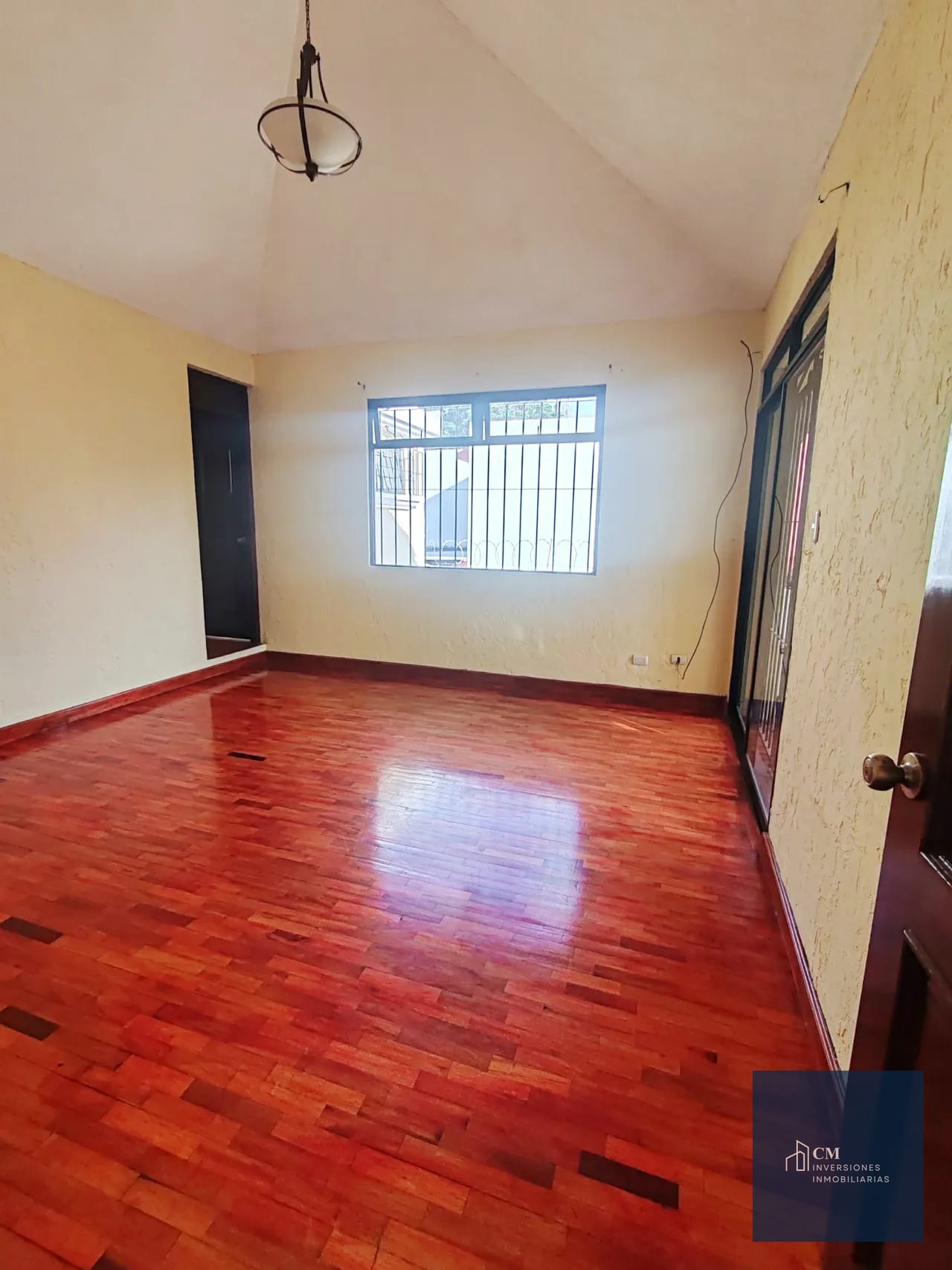 Dormitorio principal — Casa en renta en Buganvilias de Arrazola, 16.5 Carretera al Salvador — Casa en Venta en Bouganbilias de Arrazola, Carretera a El Salvador, Guatemala, Ciudad — foto 9 de 17
