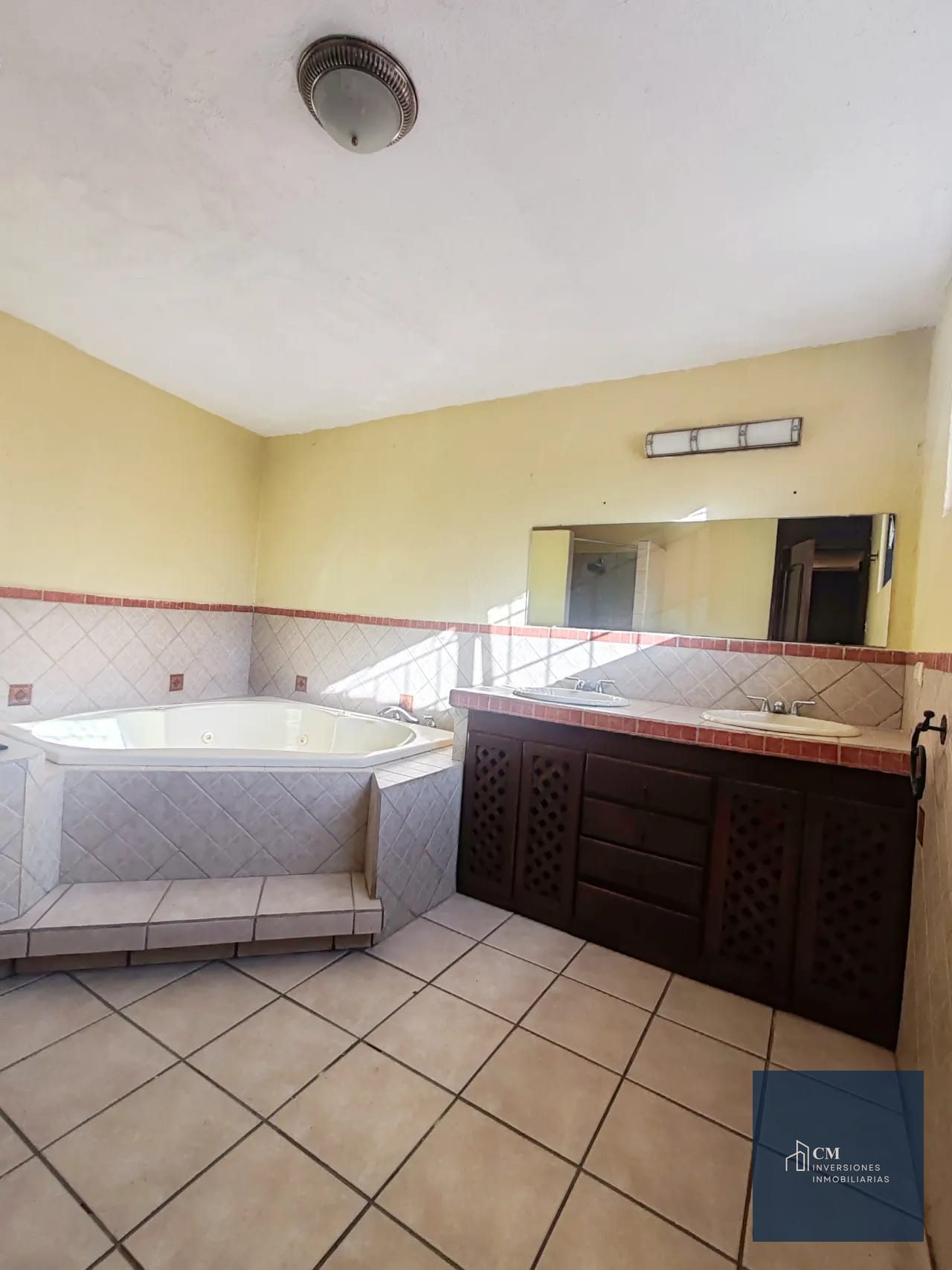 Baño — Casa en renta en Buganvilias de Arrazola, 16.5 Carretera al Salvador — Casa en Venta en Bouganbilias de Arrazola, Carretera a El Salvador, Guatemala, Ciudad — foto 17 de 17