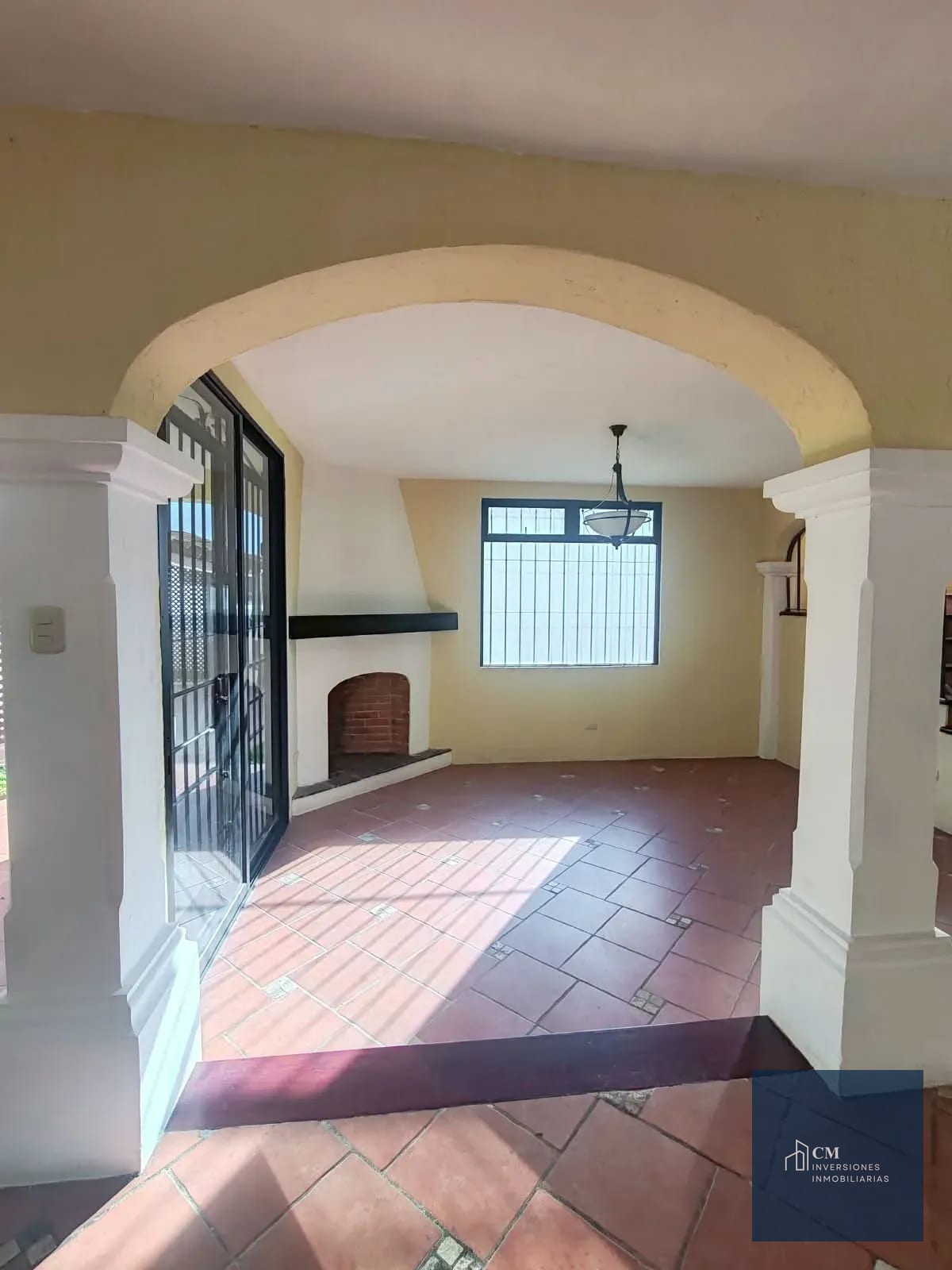 Sala — Casa en renta en Buganvilias de Arrazola, 16.5 Carretera al Salvador — Casa en Venta en Bouganbilias de Arrazola, Carretera a El Salvador, Guatemala, Ciudad — foto 6 de 17