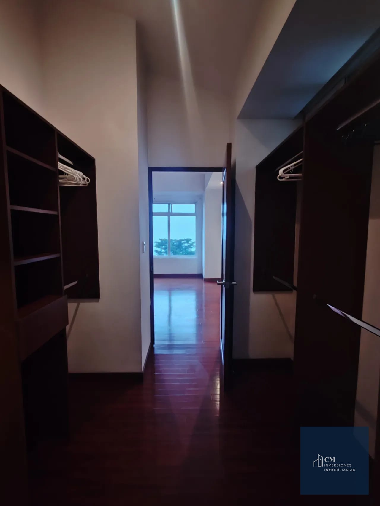 Walk-in Closet — ¡Apartamento con hermosas vistas en Km 9.5 en Carretera al Salvador! — Apartamento en Venta en Carretera a El Salvador, Guatemala, Ciudad — foto 12 de 17