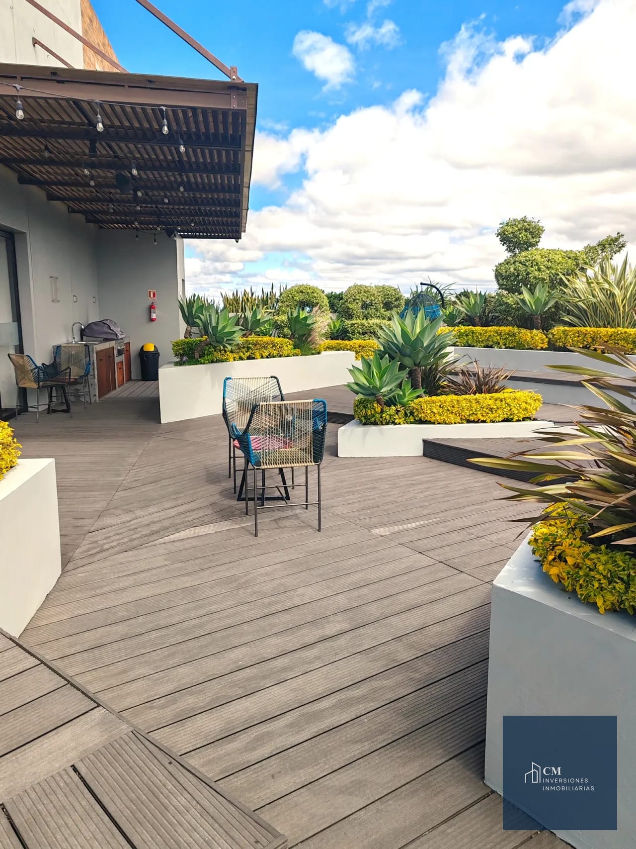 Rooftop — ¡Tu mejor Inversión! ¡Amplitud, pérgola y jardín! — Apartamento en Venta en Ciudad Vieja, Zona 10, Guatemala, Ciudad — foto 11 de 17