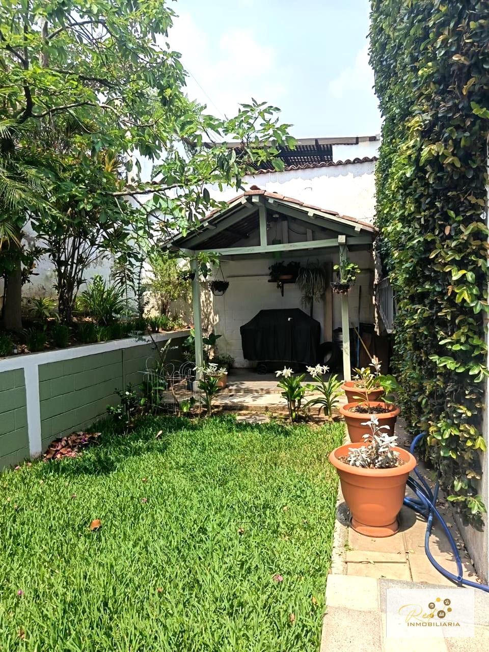 VENTA DE PROPIEDAD EXCLUSIVA EN SAN CRISTOBAL, ZONA 8 DE MIXCO — Casa en Venta en Zona 8 Mixco, Guatemala, Ciudad — foto 2 de 12