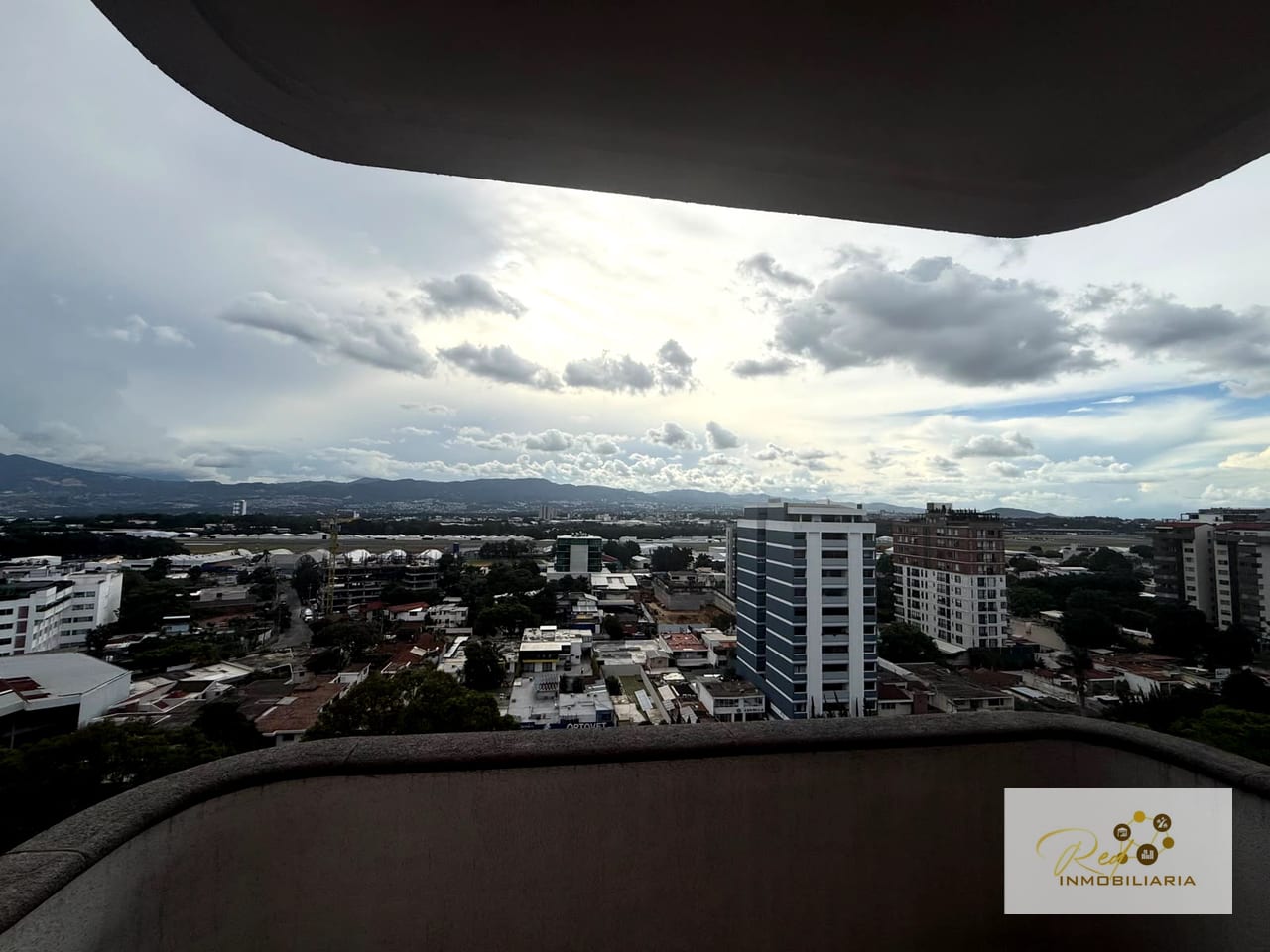 ???? Apartamento en Venta – Edificio Bellini, Zona 14 - Image 4