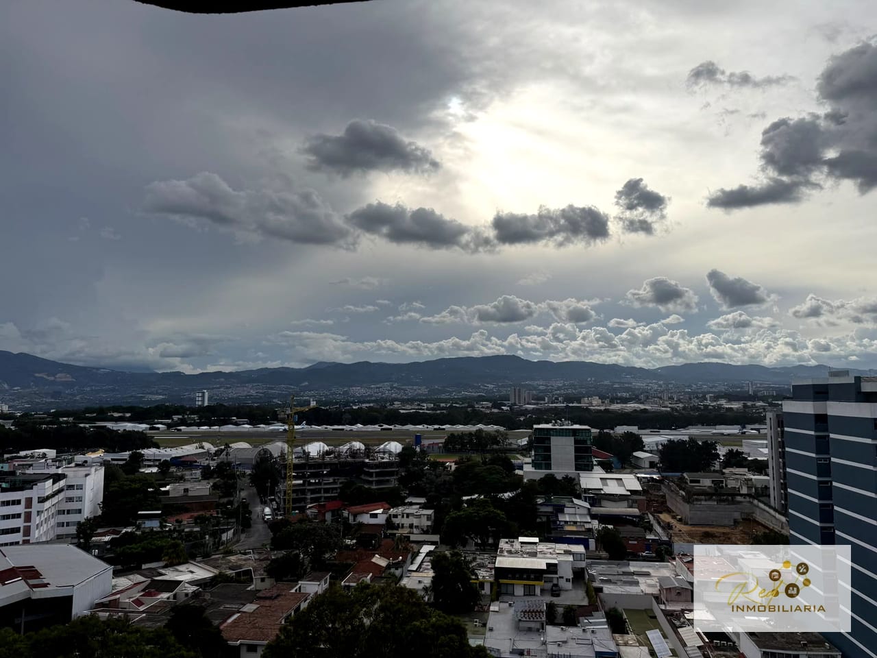 ???? Apartamento en Venta – Edificio Bellini, Zona 14 - Image 3