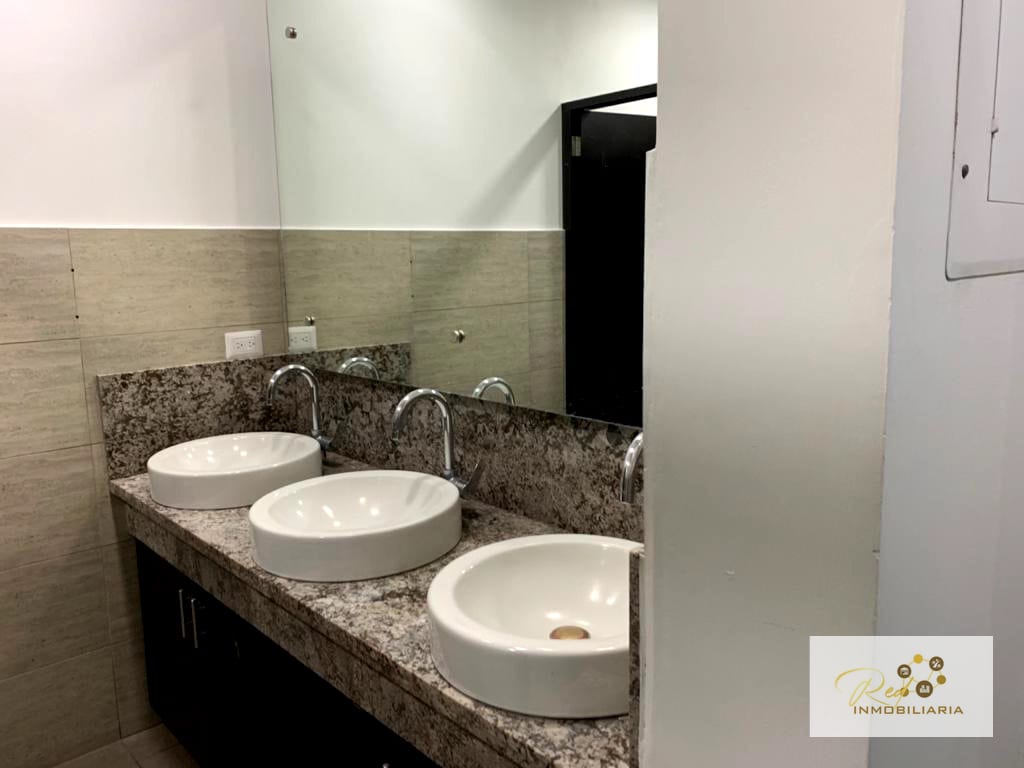 🏢 Oficinas en Renta – Torre IV, Zona Pradera (copia) — Oficina en Alquiler en Zona 10, Guatemala, Ciudad — foto 14 de 16