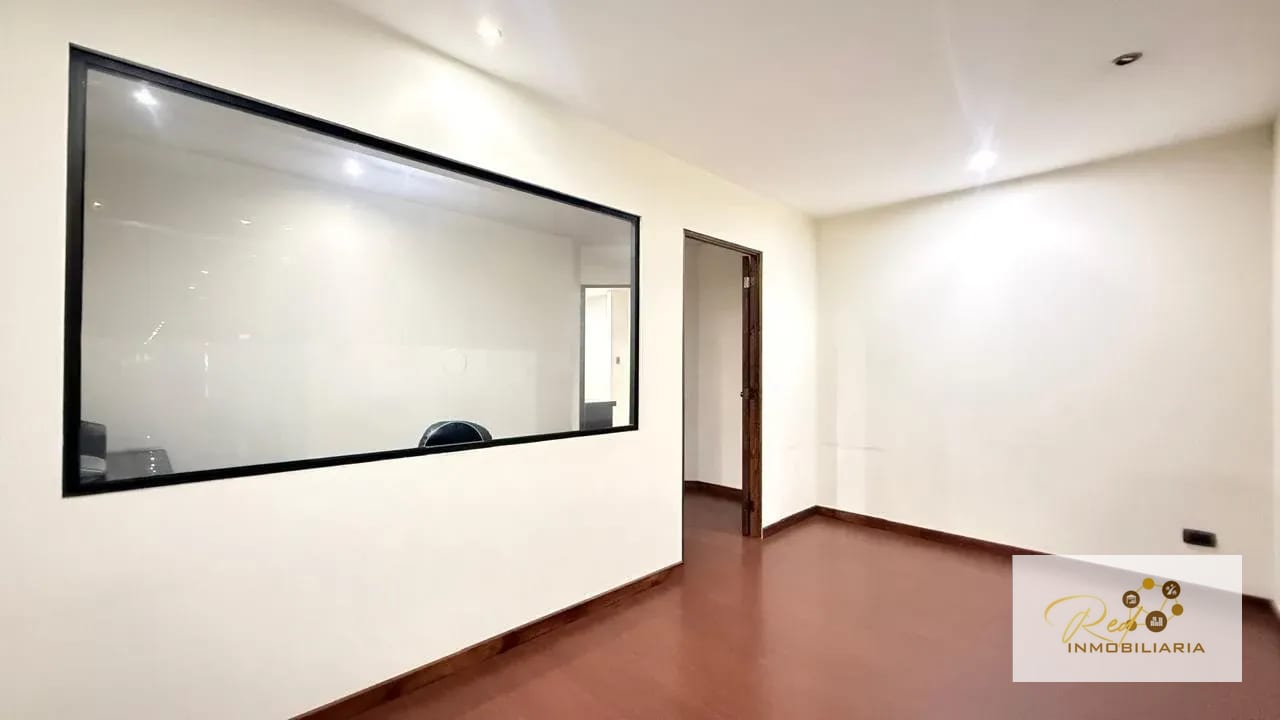 🏢 Oficina en alquiler — Zona 9, Edificio Reformador (Avenida Reforma) — Oficina en Alquiler en Zona 9, Guatemala, Ciudad — foto 6 de 7