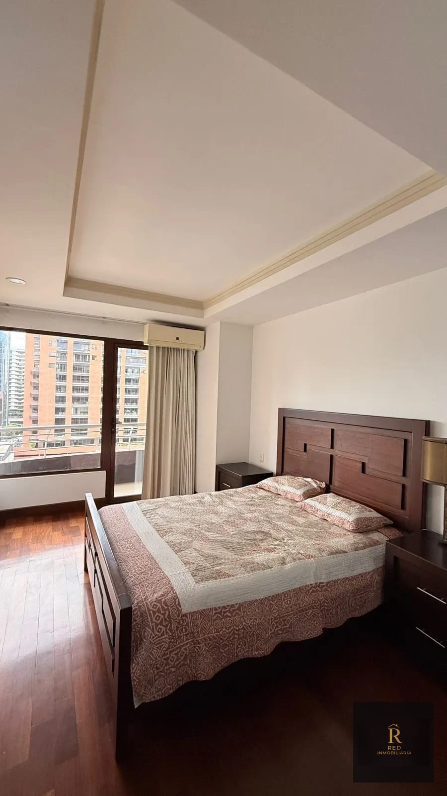 ???? Apartamento AMUEBLADO en alquiler — Zona 10, Edificio Santa María - Image 3