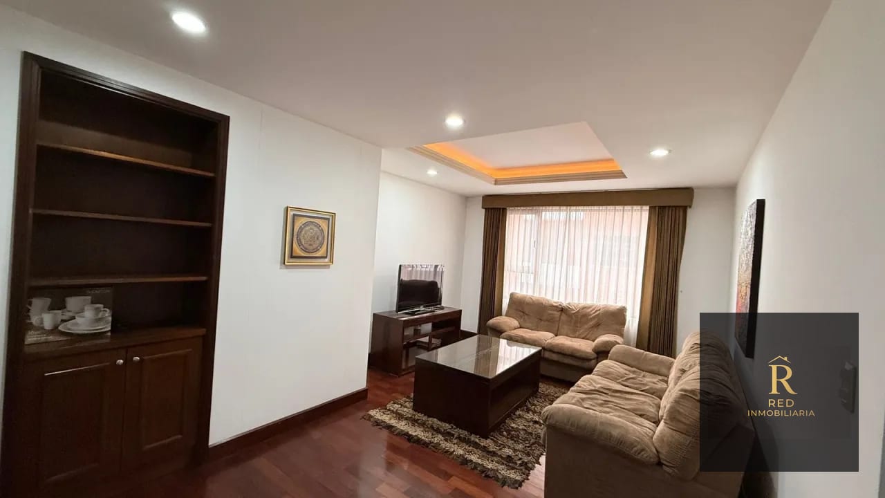 ???? Apartamento AMUEBLADO en alquiler — Zona 10, Edificio Santa María