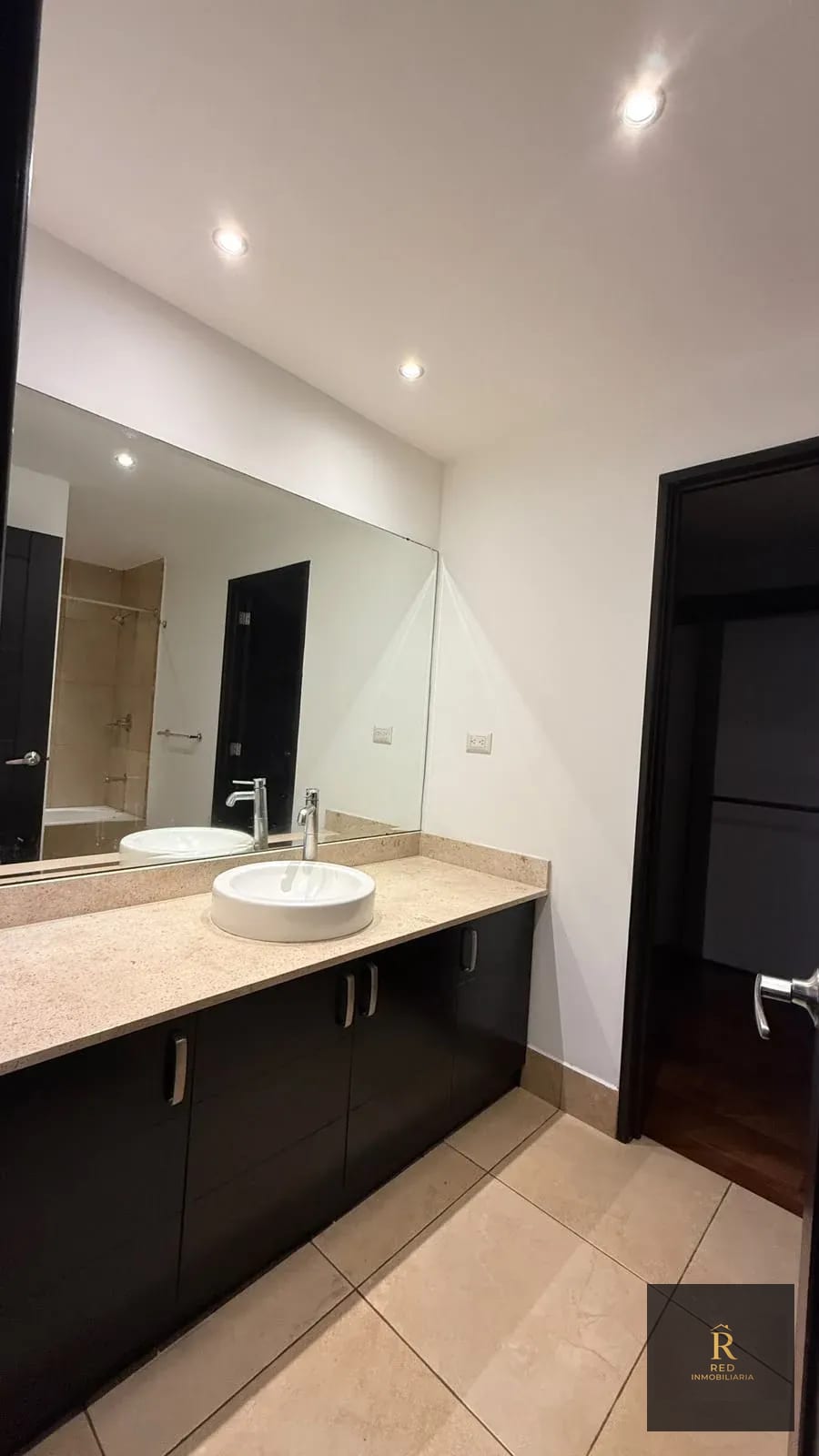 🏢 Apartamento en Venta zona 10 / Edificio Aria – Nivel Alto — Apartamento en Venta en Zona 10, Guatemala, Ciudad — foto 13 de 15