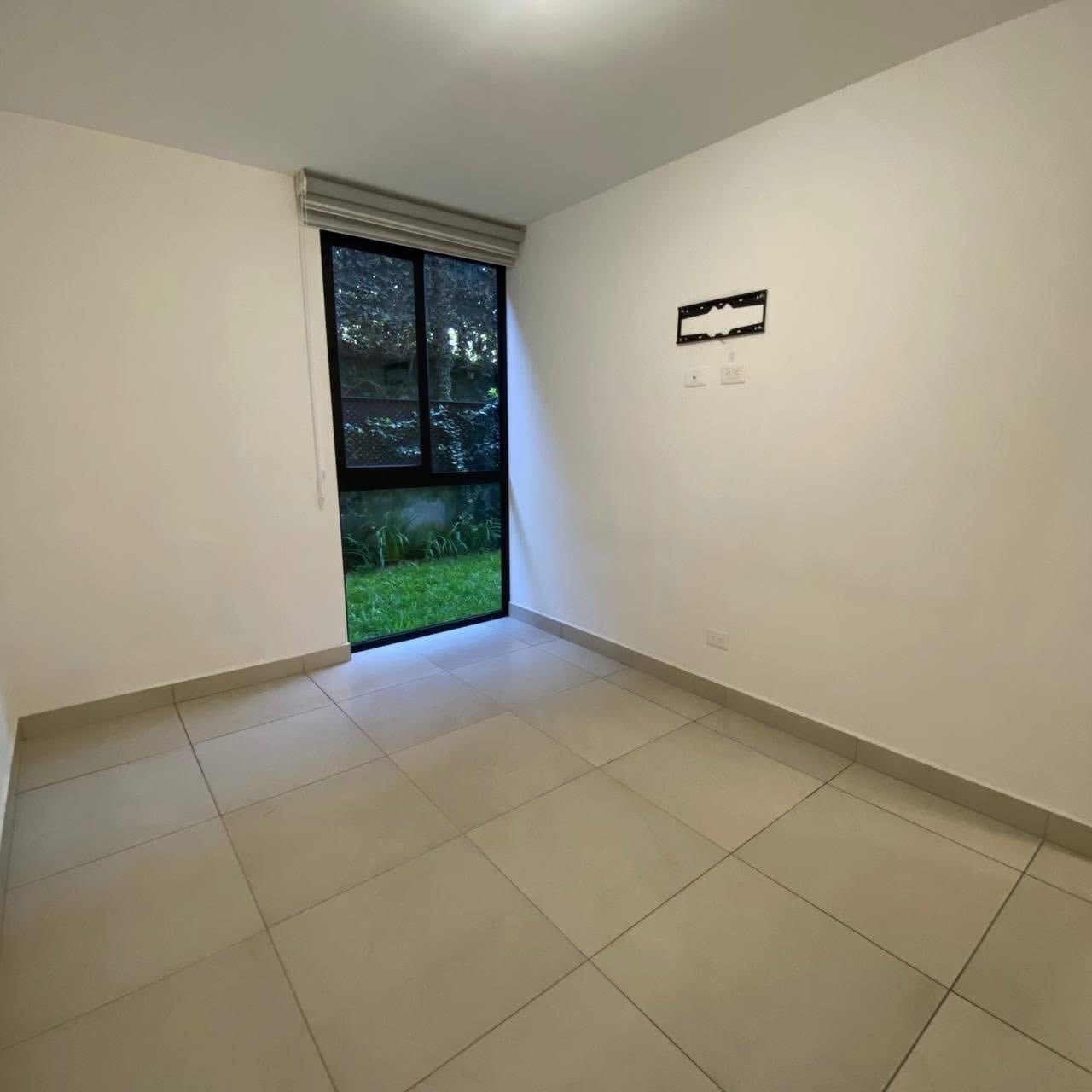 BE14 / APARTAMENTO EN VENTA DE 3 HABITACIONES Y JARDÍN — Apartamento en Venta en Be14, Zona 14, Guatemala, Ciudad — foto 4 de 10