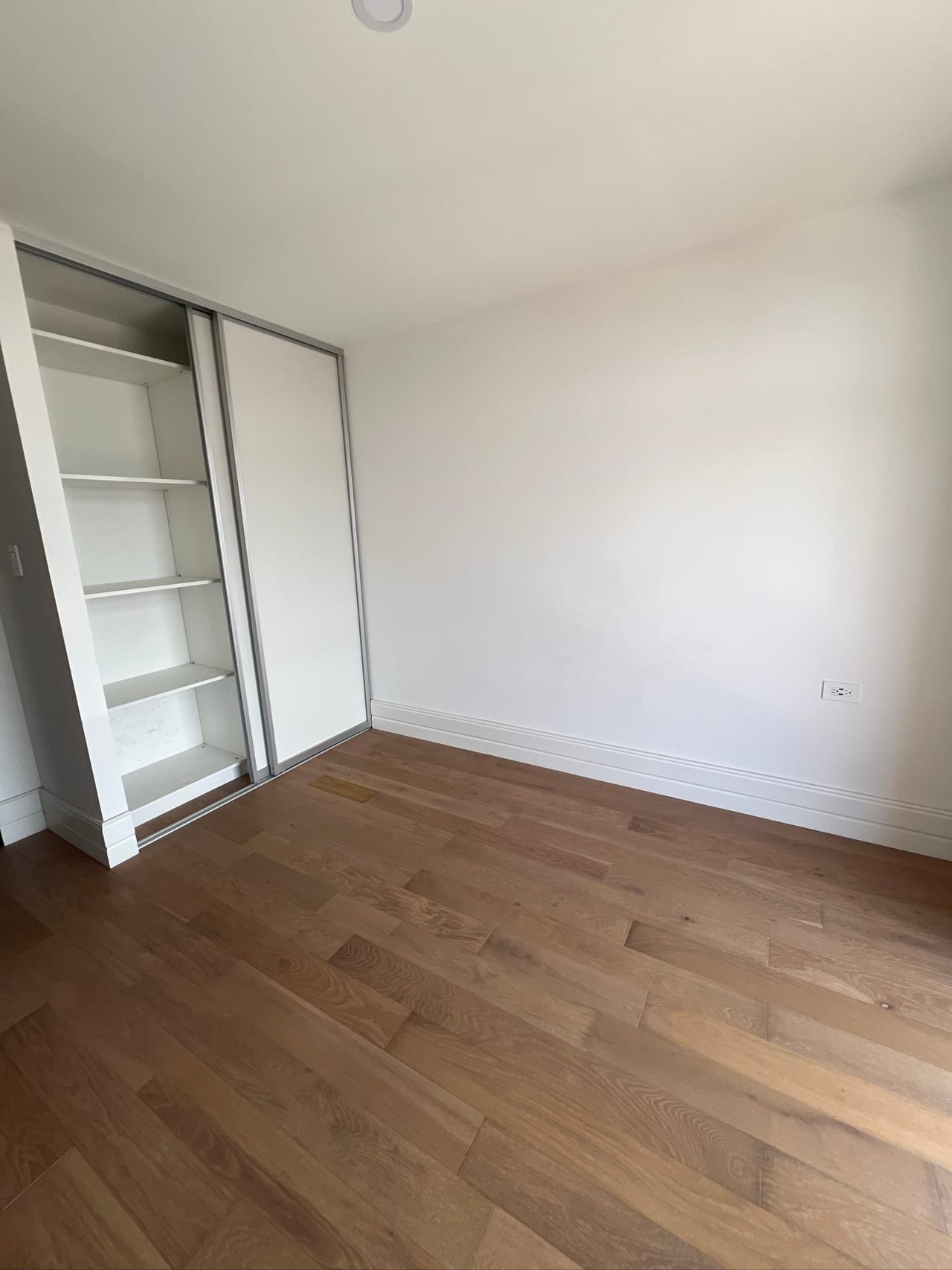 CENTRICO / APARTAMENTO EN RENTA DE 2 HABITACIONES / ZONA 5 — Apartamento en Alquiler en Céntrico, Zona 5, Guatemala, Ciudad — foto 5 de 15