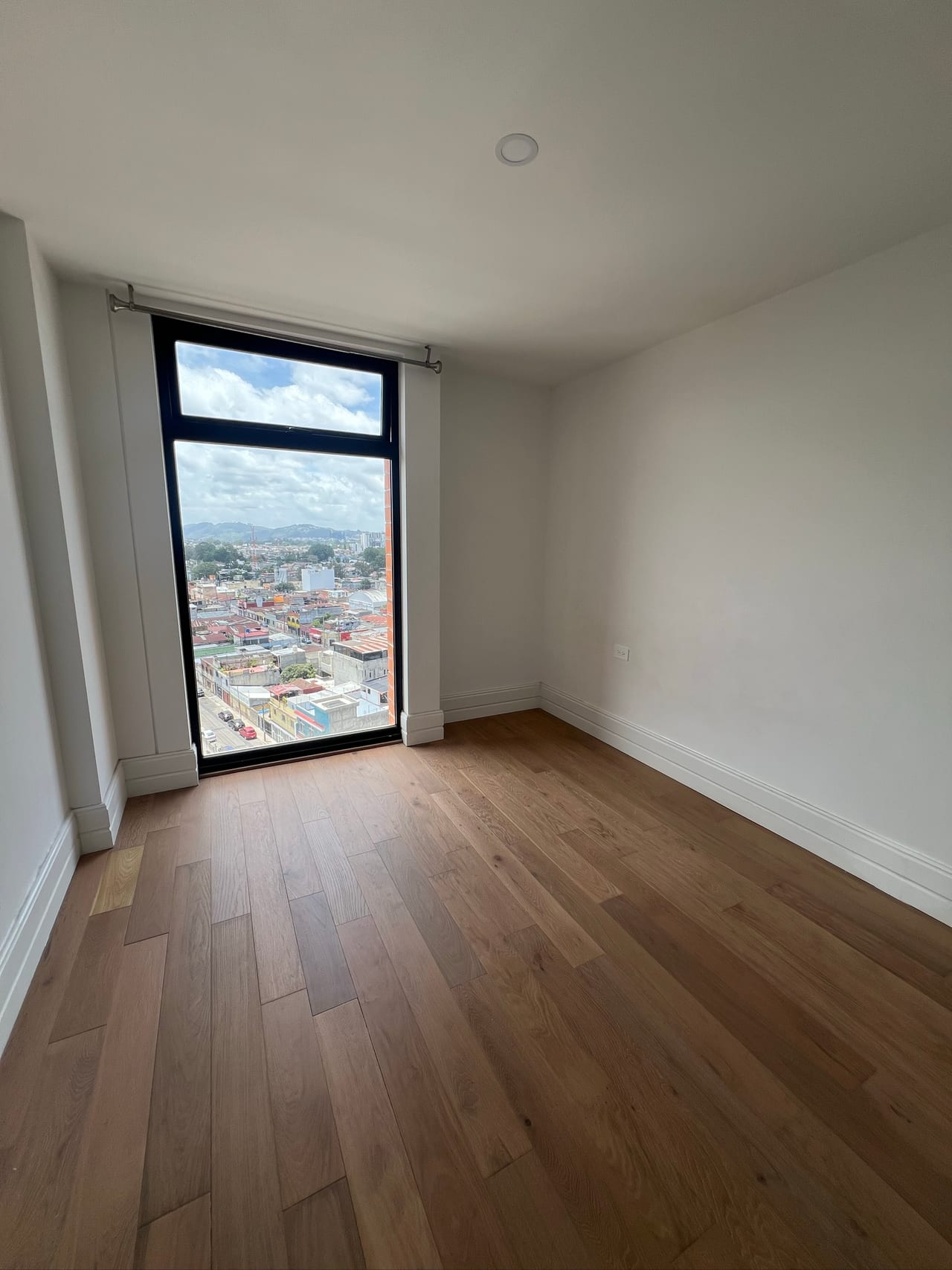 CENTRICO / APARTAMENTO EN RENTA DE 2 HABITACIONES / ZONA 5 — Apartamento en Alquiler en Céntrico, Zona 5, Guatemala, Ciudad — foto 7 de 15