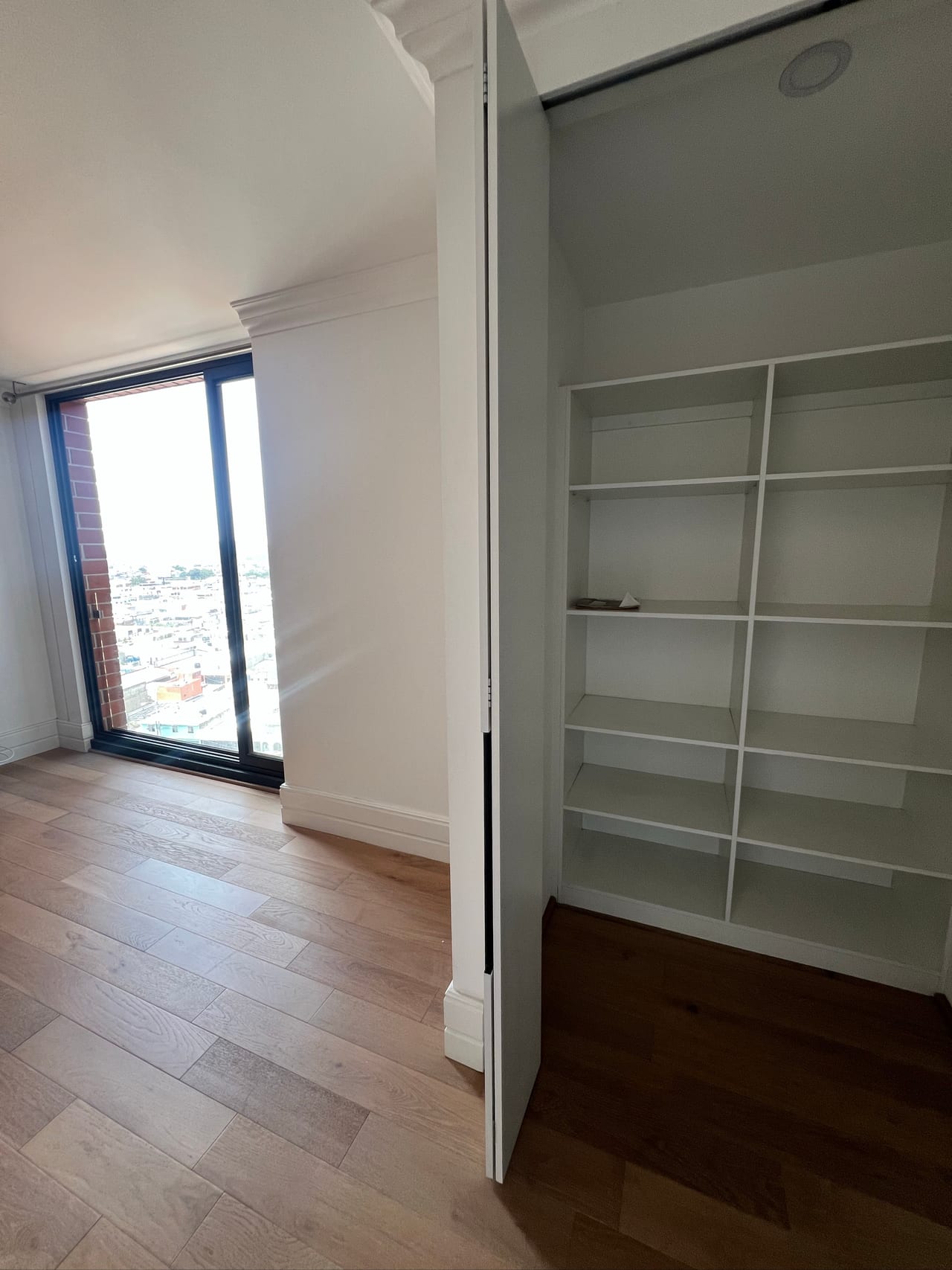 CENTRICO / APARTAMENTO EN RENTA DE 2 HABITACIONES / ZONA 5 — Apartamento en Alquiler en Céntrico, Zona 5, Guatemala, Ciudad — foto 10 de 15