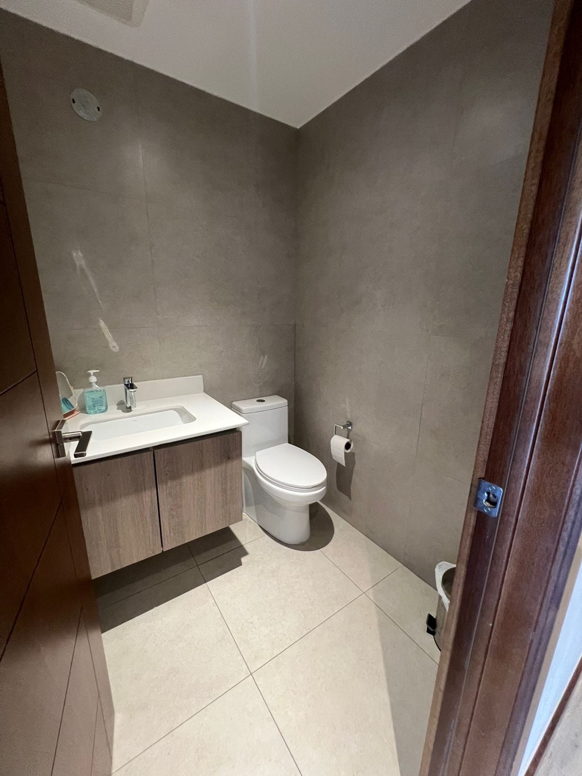 RESERVA DIEZ / VENTA DE APARTAMENTO DE 3 HABITACIONES Y CS — Apartamento en Venta en Reserva Diez, Zona 10, Guatemala, Ciudad — foto 14 de 15
