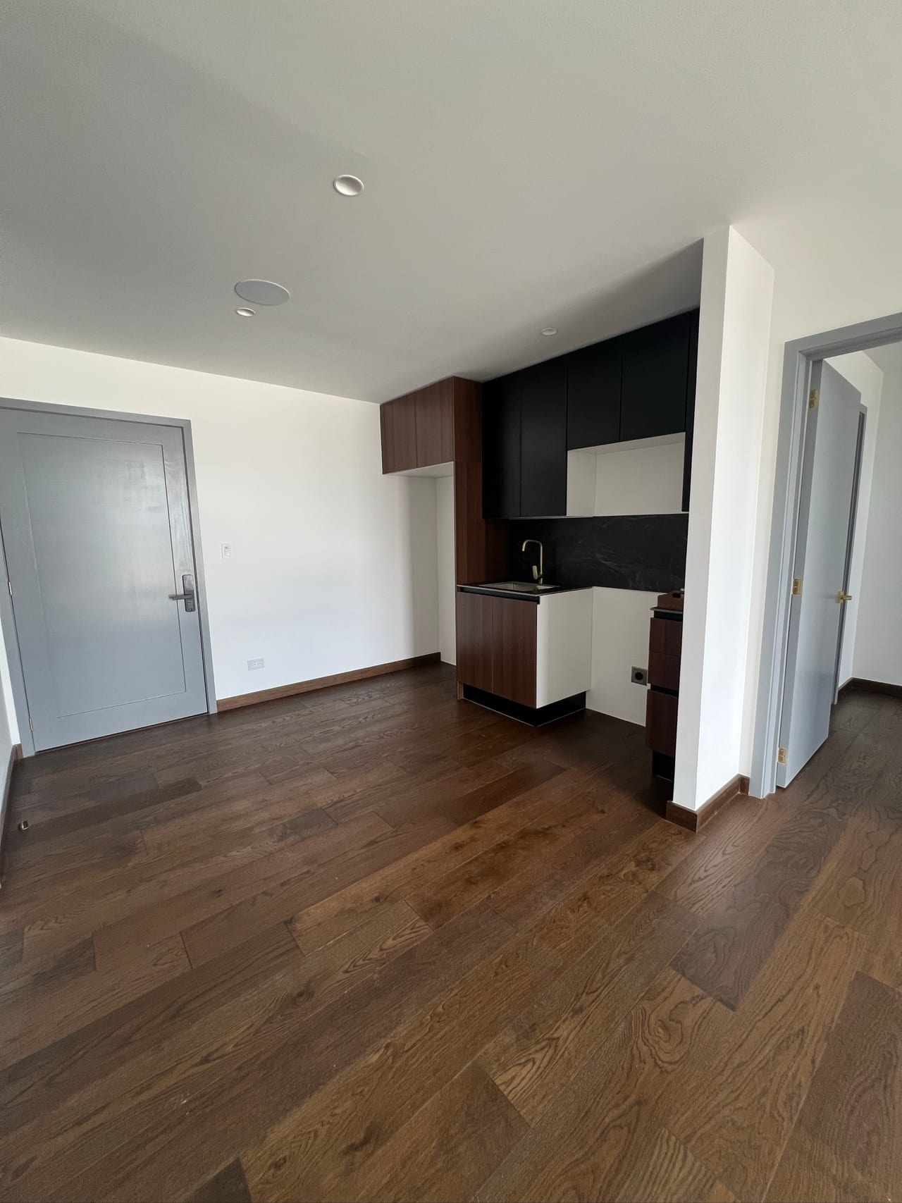 Atarah / Apartamento en Venta de 2 Habitaciones — Apartamento en Venta en Atarah, Zona 10, Guatemala, Ciudad — foto 1 de 8