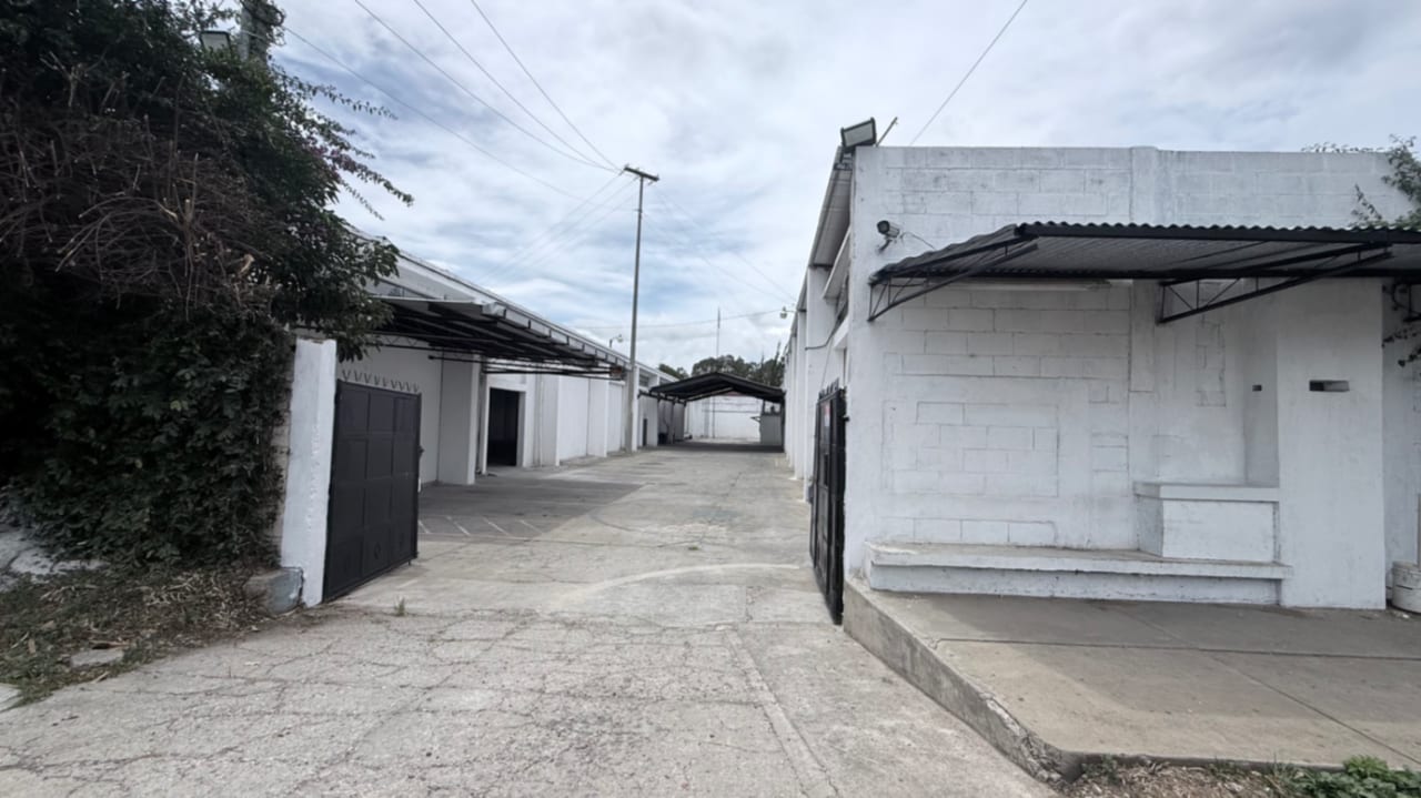 BODEGA ( No.2 ) - con Garita, Parqueo, área para Cargas y Descargas. — Bodega / Ofibodega en Alquiler en Altos de la colonia, Zona 12, Guatemala, Ciudad — foto 7 de 8