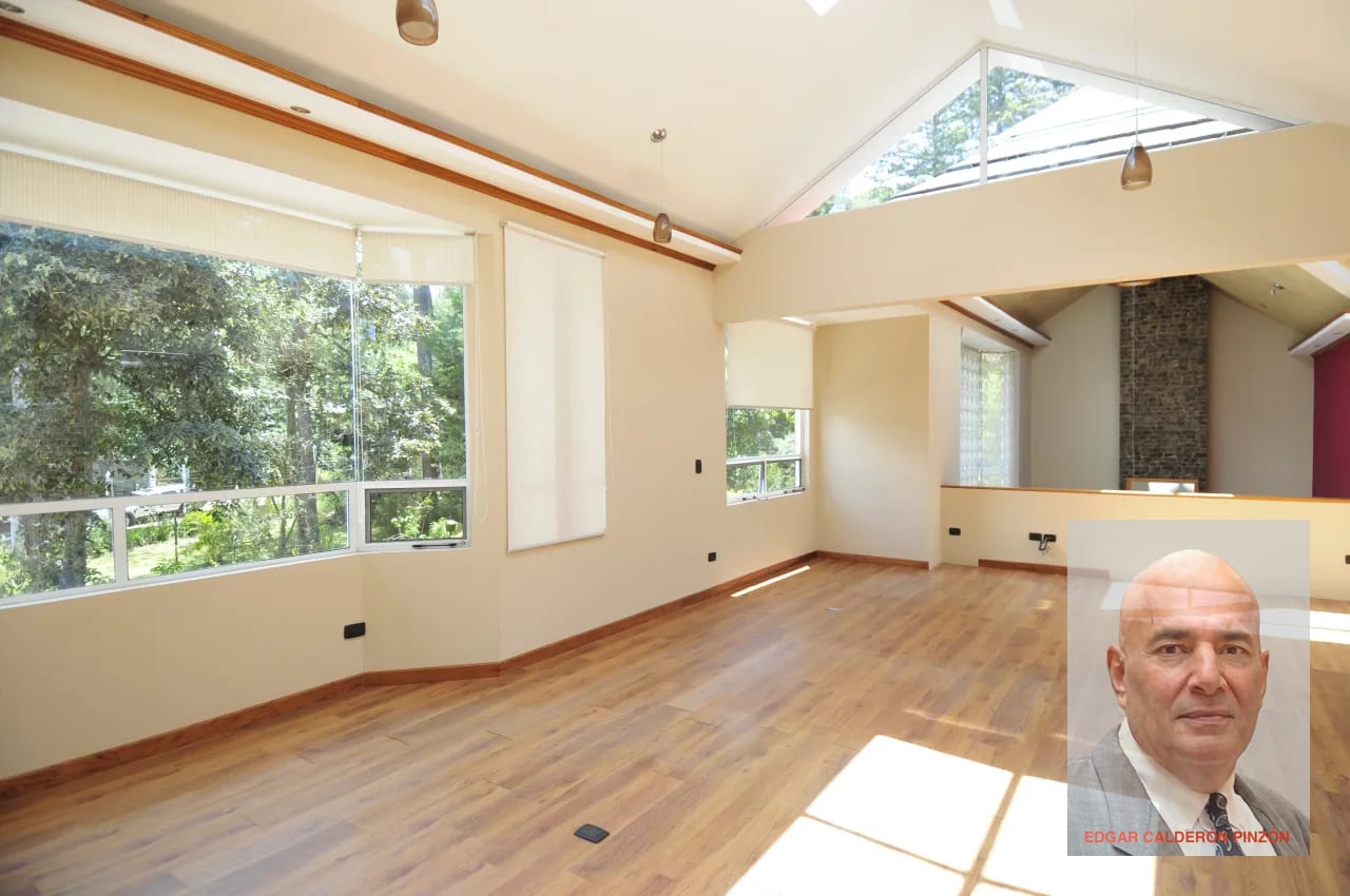 Casa Contemporánea de 2 Niveles con Piscina en Sacatepéquez — Casa en Venta en Santiago Sacatepéquez, Sacatepéquez — foto 12 de 17