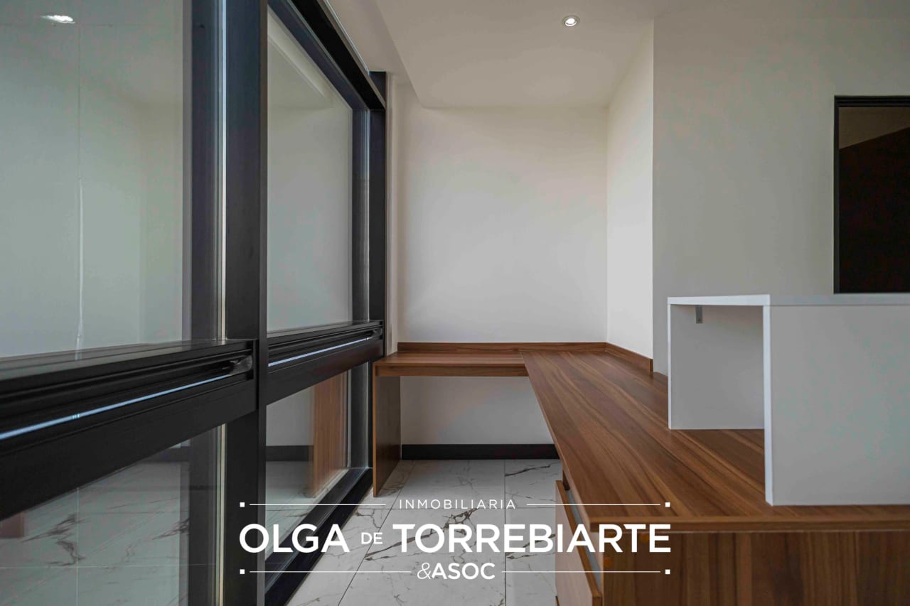 Clínica en Renovati, Zona 10 — Clínica en Alquiler en Renovati, Zona 10, Guatemala, Ciudad — foto 3 de 5