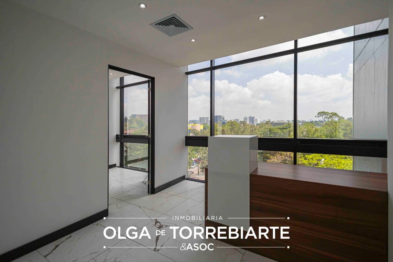 Clínica en Renovati, Zona 10 — Clínica en Alquiler en Renovati, Zona 10, Guatemala, Ciudad — foto 1 de 5
