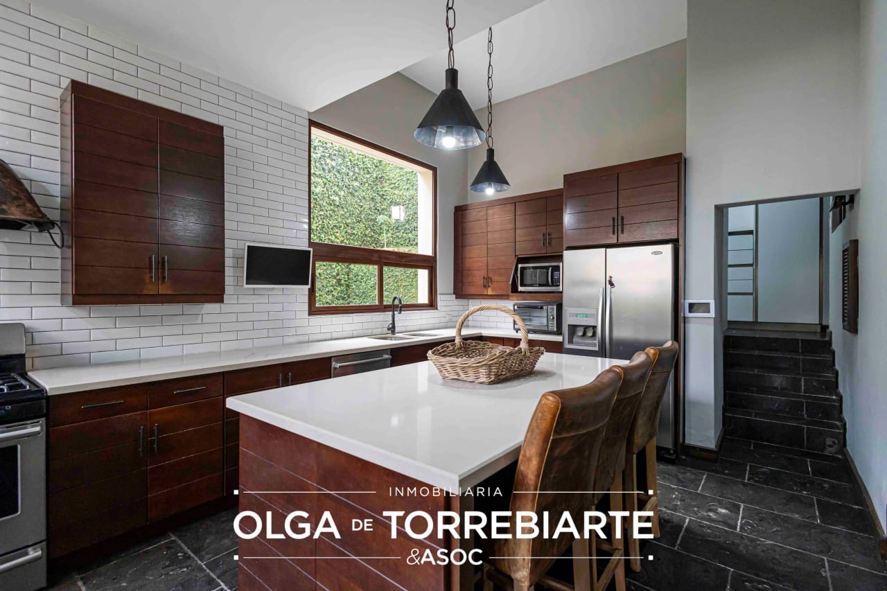 Casa en Residencial Montebello II — Casa en Venta en Montebello II, Carretera a El Salvador, Guatemala, Ciudad — foto 9 de 15