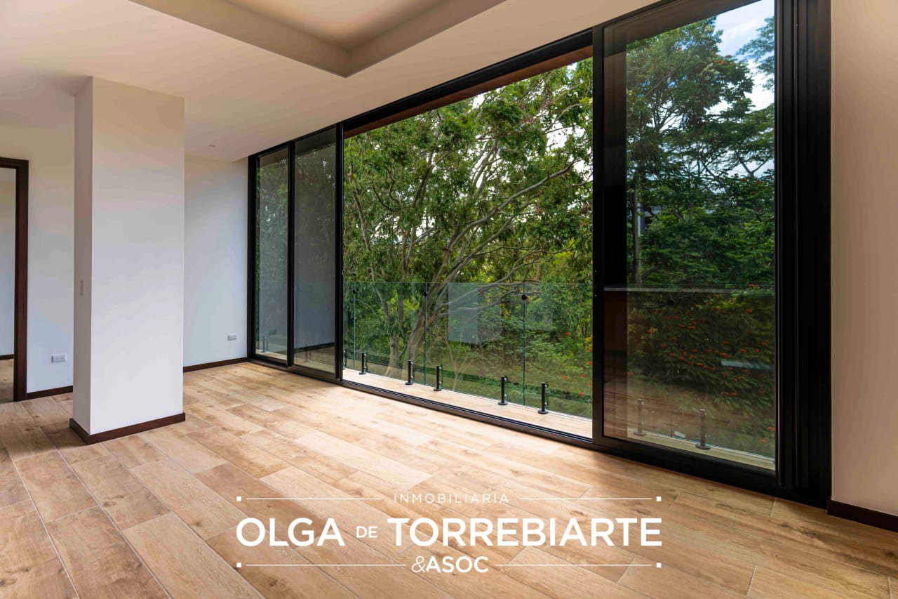 Apartamento en Dosento, Zona 10 - Image 4
