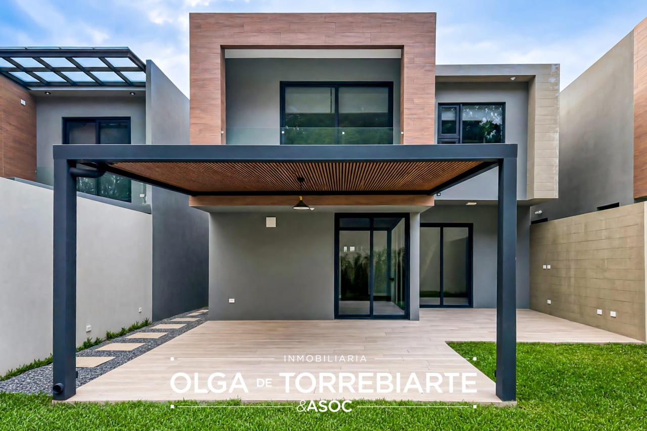 Casa en Lugana, Zona 16 — Casa en Alquiler en Zona 16, Guatemala, Ciudad — foto 1 de 1