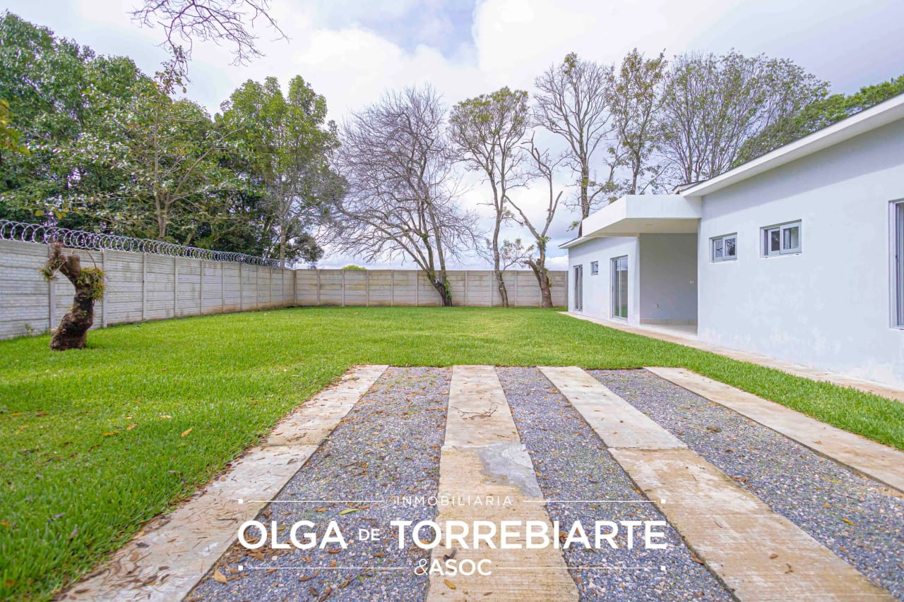 Casa de 1 nivel en Residencial Hacienda Real — Casa en Venta en Carretera a El Salvador, Guatemala, Ciudad — foto 1 de 13