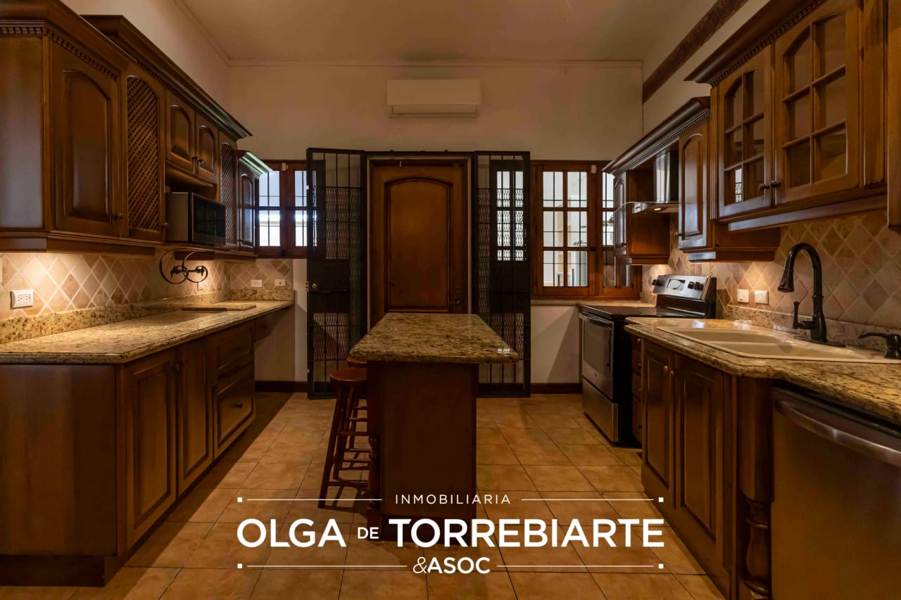 Casa en residenciales Las Cumbres, Zona 16 — Casa en Alquiler en Zona 13, Guatemala, Ciudad — foto 6 de 17
