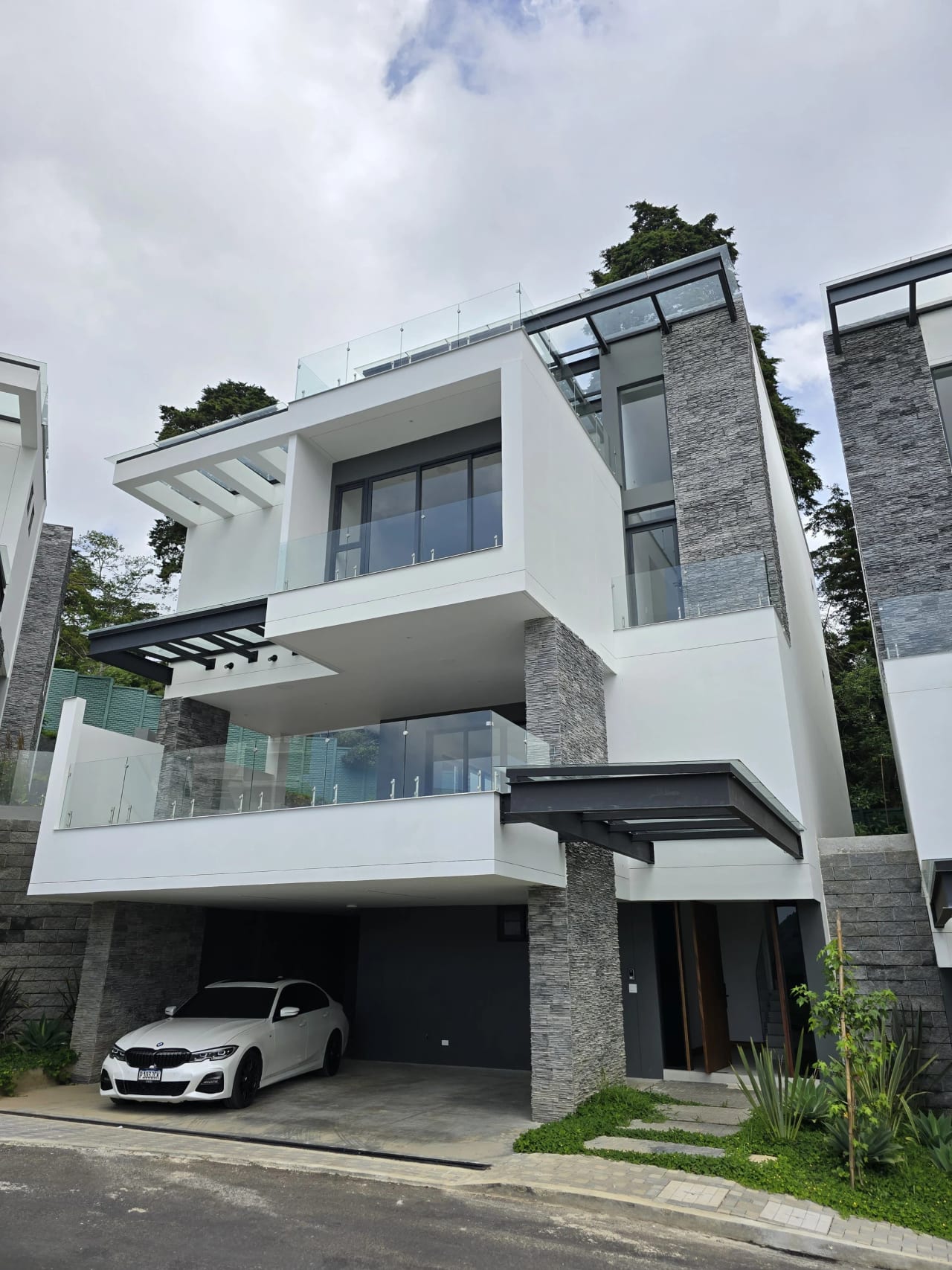 Se Alquila Preciosa Casa en Pulte Ecuestre, Zona 16. — Casa en Alquiler en El Pulté Ecuestre, Zona 16, Guatemala, Ciudad — foto 1 de 17