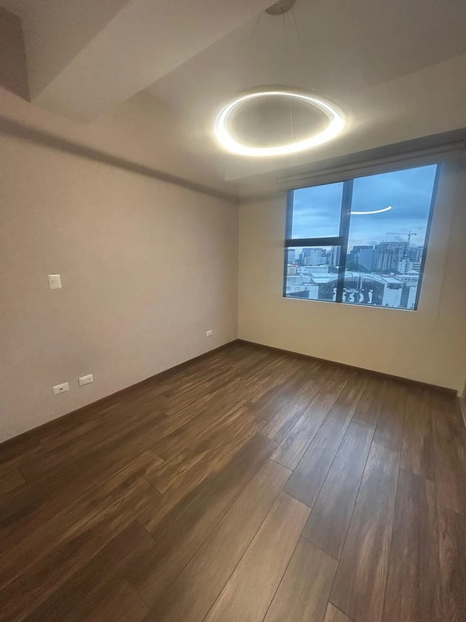 Se Alquila Apto. Edificio Casa Acueducto, Zona 10. Nivel Alto. — Apartamento en Alquiler en Casa Acueducto, Zona 10, Guatemala, Ciudad — foto 12 de 17