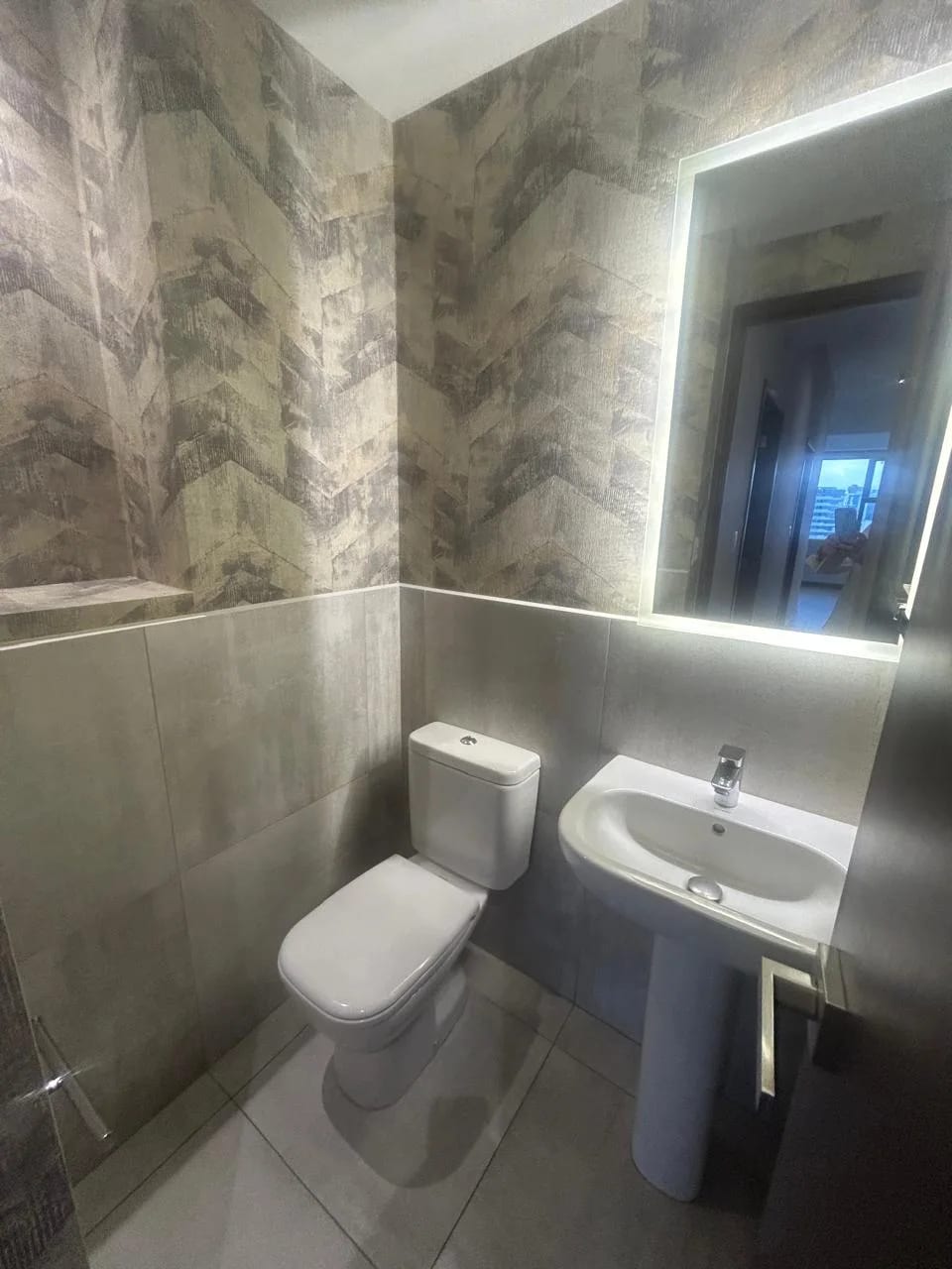 Se Alquila Apto. Edificio Casa Acueducto, Zona 10. Nivel Alto. — Apartamento en Alquiler en Casa Acueducto, Zona 10, Guatemala, Ciudad — foto 16 de 17