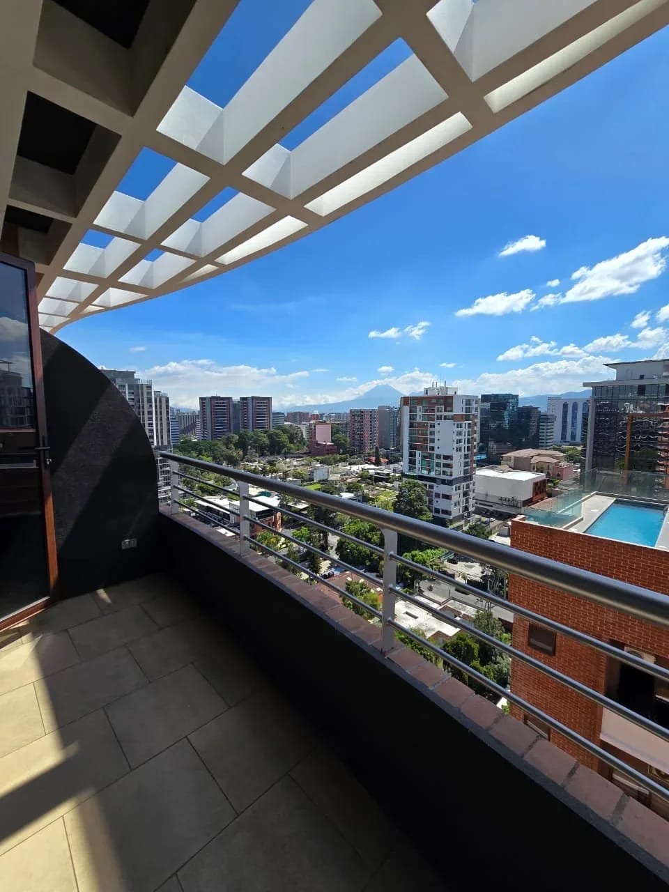 Se Alquila/Vende Apto. PH en Edificio Zona 10. (copia) — Apartamento en Alquiler en Zona 10, Guatemala, Ciudad — foto 10 de 17
