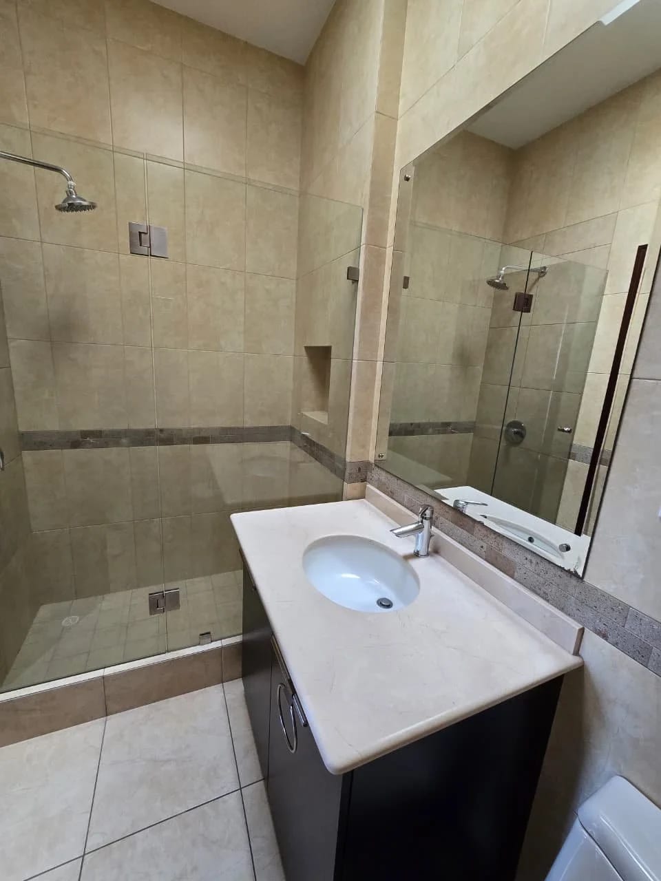 Se Alquila/Vende Apto. PH en Edificio Zona 10. (copia) — Apartamento en Alquiler en Zona 10, Guatemala, Ciudad — foto 17 de 17
