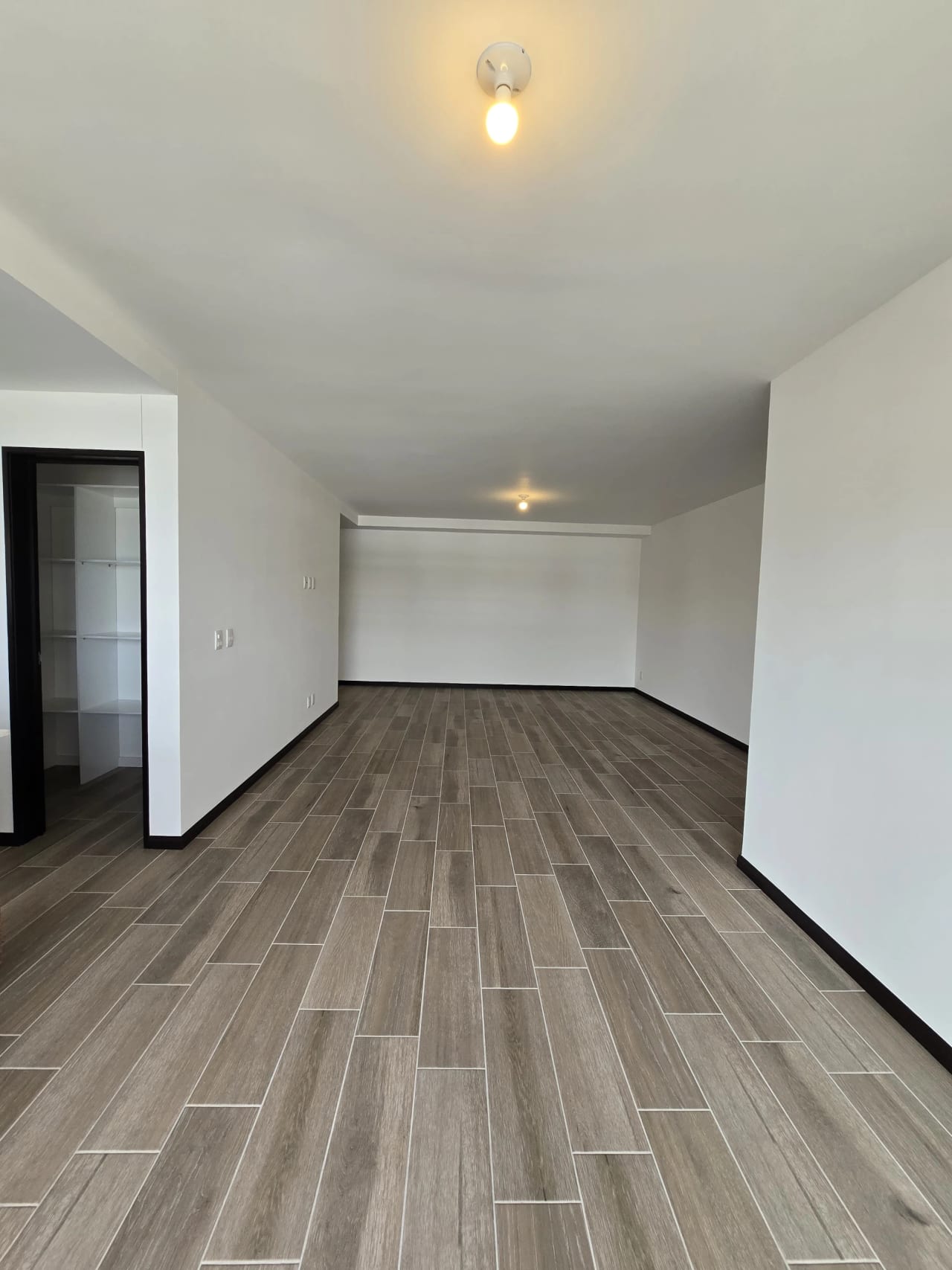 Se Alquila Apto. en Edificio Segheria, Zona 14. — Apartamento en Alquiler en Segheria, Zona 14, Guatemala, Ciudad — foto 2 de 16