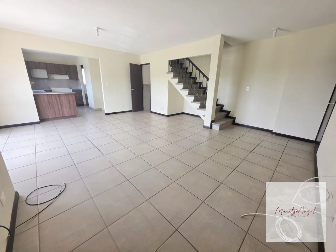RENTA DE APARTAMENTO EN VILLAS CORUÑA. CONDADO EL NARANJO — Apartamento en Alquiler en Condado Naranjo, Zona 4 Mixco, Guatemala, Ciudad — foto 1 de 8