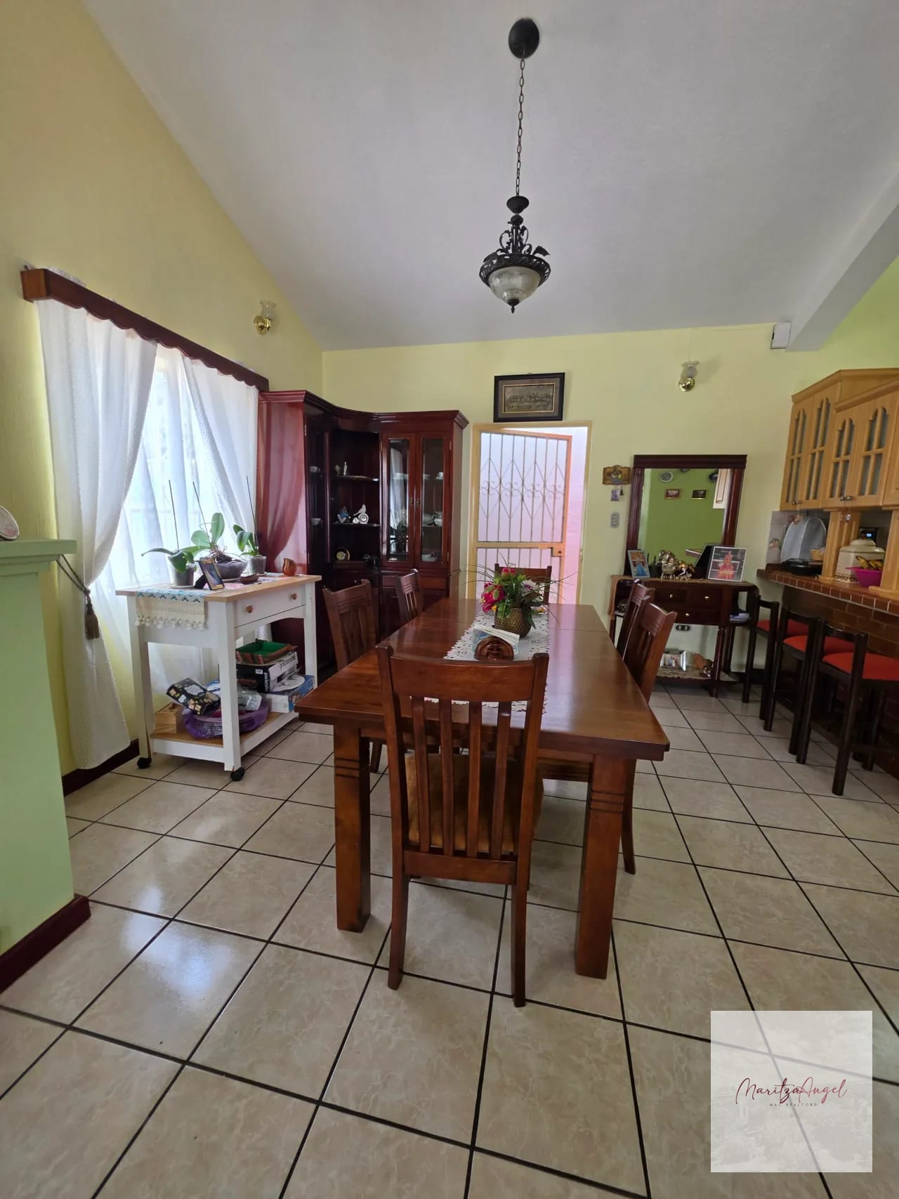 Casa de un Nivel en Venta en San Lucas Sacatepequez — Casa en Venta en San Lucas Sacatepéquez, Sacatepéquez — foto 3 de 12