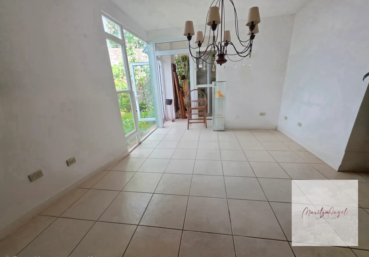 Venta de Casa en Zona 16 — Casa en Venta en Zona 16, Guatemala, Ciudad — foto 3 de 12