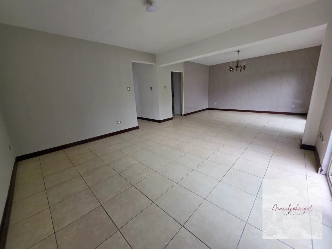 Casa en Venta en Carretera a el Salvador. — Casa en Venta en San Antonio, Carretera a El Salvador, Guatemala, Ciudad — foto 5 de 10