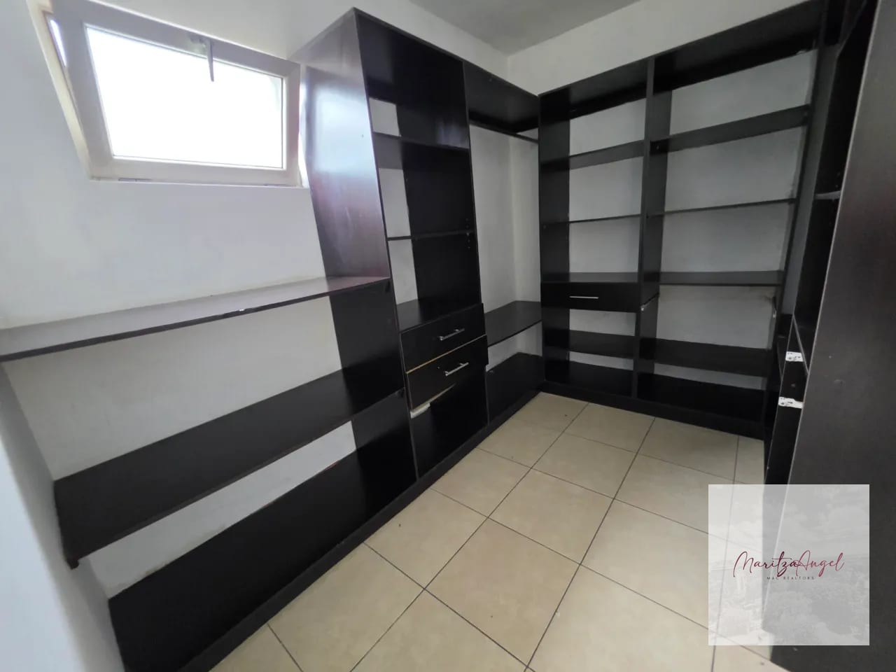Casa en Venta en Carretera a el Salvador. — Casa en Venta en San Antonio, Carretera a El Salvador, Guatemala, Ciudad — foto 7 de 10