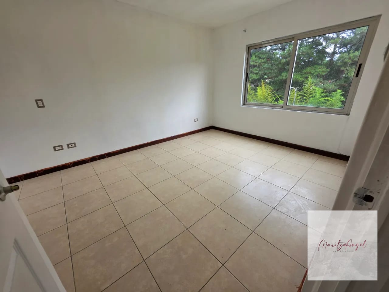 Casa en Venta en Carretera a el Salvador. — Casa en Venta en San Antonio, Carretera a El Salvador, Guatemala, Ciudad — foto 9 de 10
