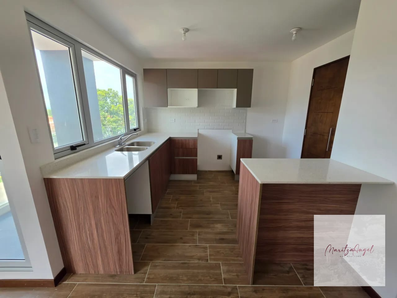 Apartamento en Venta en Condado el Naranjo Ñ, Edificio Nuvo — Apartamento en Venta en Condado Naranjo, Zona 4 Mixco, Guatemala, Ciudad — foto 2 de 14