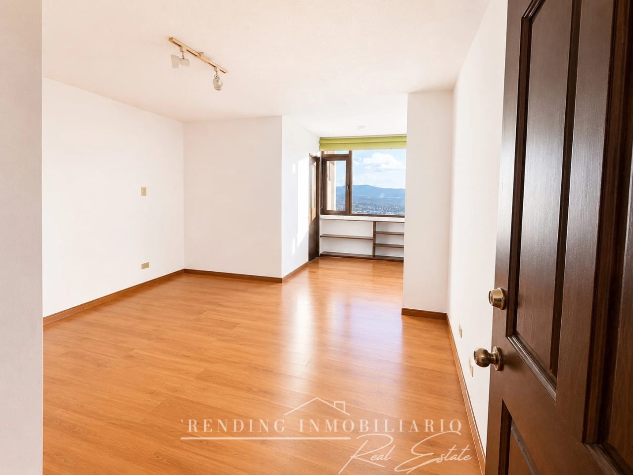 Apartamento en venta zona 13 edificio Villa Vistana de 2 habitaciones + 2 parqueos — Apartamento en Venta en World Technology Center Guatemala, Zona 13, Guatemala, Ciudad — foto 9 de 10
