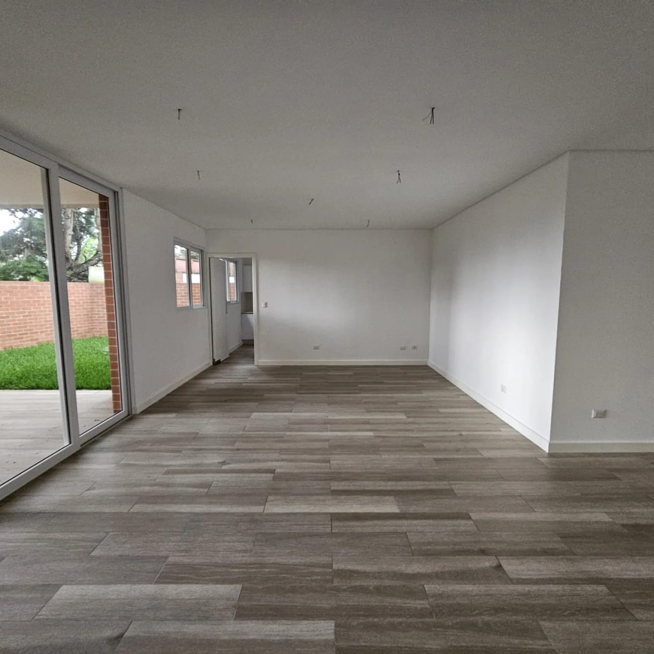 Casa en venta Carre a El Salvador cond Buena Fuente de 4 habitaciones — Casa en Venta en Santa Catarina Pinula, Guatemala, Ciudad — foto 3 de 17
