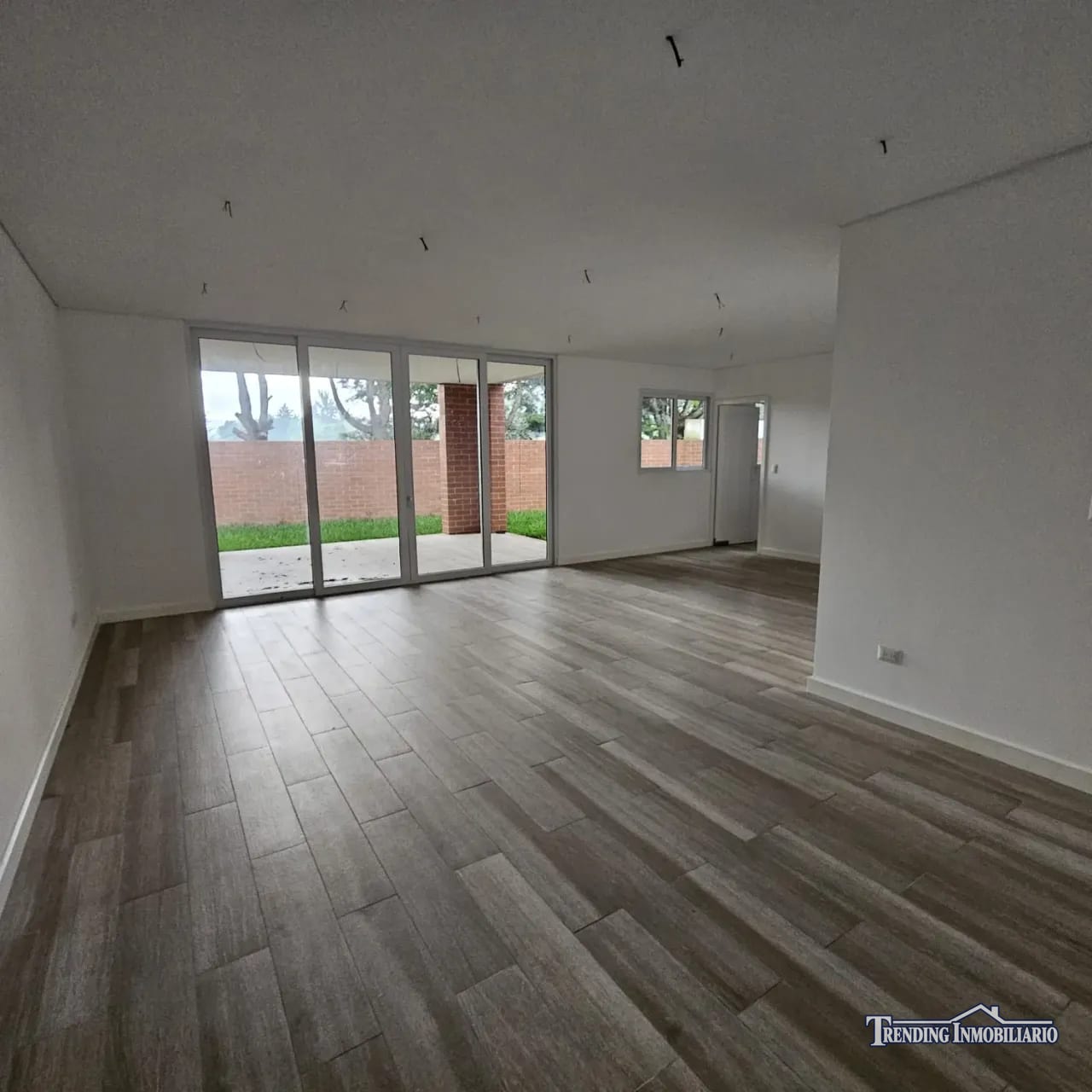 Casa en venta Carre a El Salvador cond Buena Fuente de 4 habitaciones — Casa en Venta en Santa Catarina Pinula, Guatemala, Ciudad — foto 4 de 17