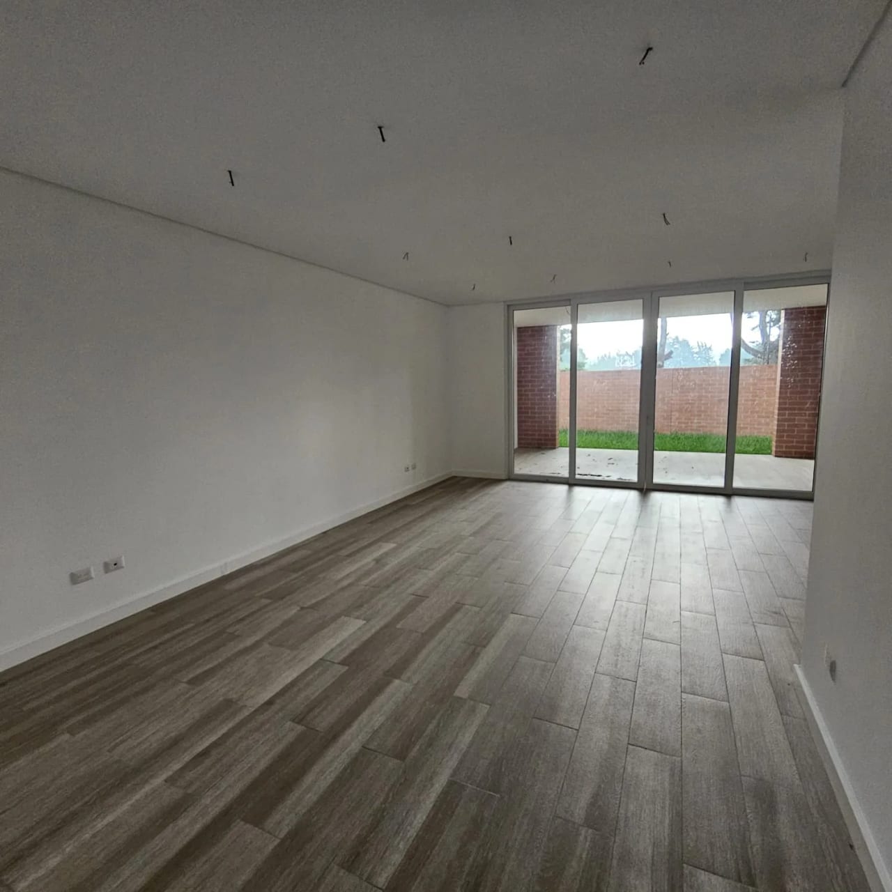 Casa en venta Carre a El Salvador cond Buena Fuente de 4 habitaciones — Casa en Venta en Santa Catarina Pinula, Guatemala, Ciudad — foto 5 de 17