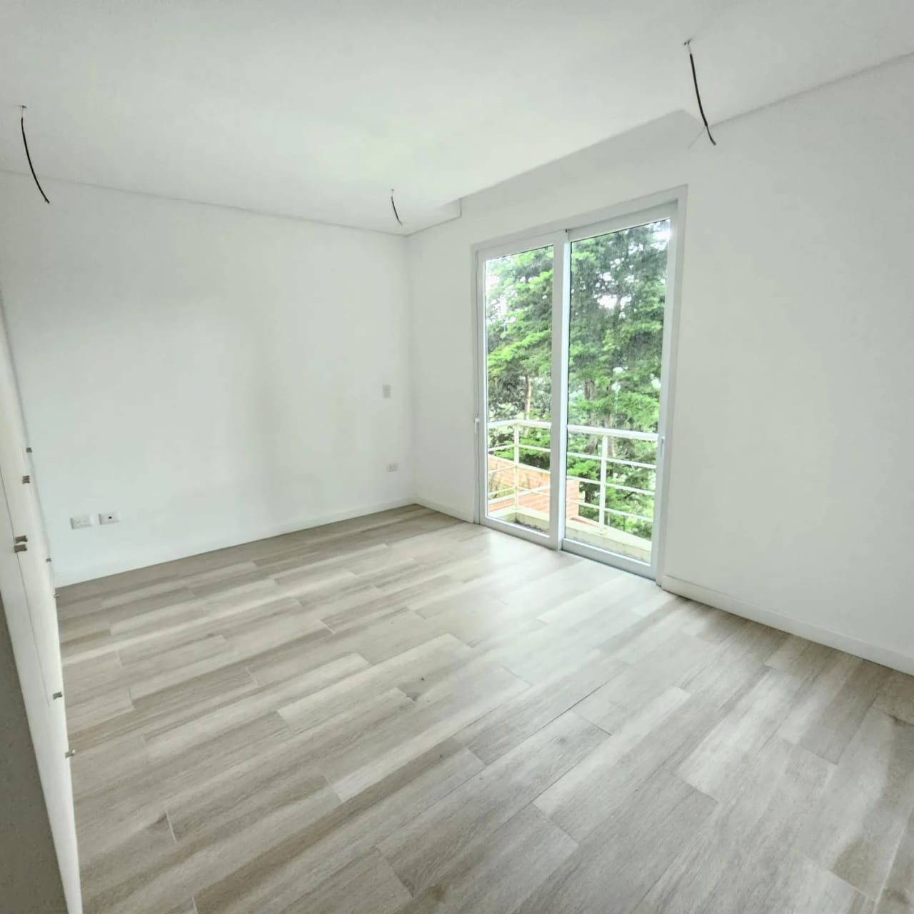 Casa en venta Carre a El Salvador cond Buena Fuente de 4 habitaciones — Casa en Venta en Santa Catarina Pinula, Guatemala, Ciudad — foto 14 de 17