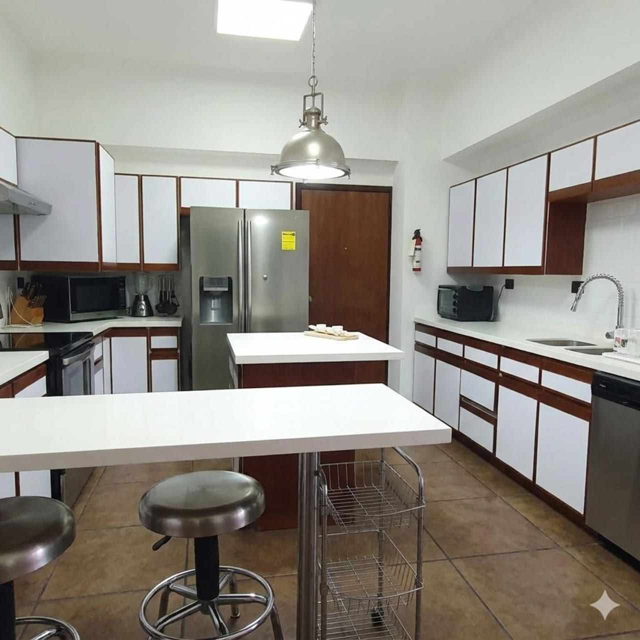 Apartamento amueblado en renta zona 14 edificio Premiere Club de 3 hab — Apartamento en Alquiler en Premiere Club, Zona 14, Guatemala, Ciudad — foto 3 de 14